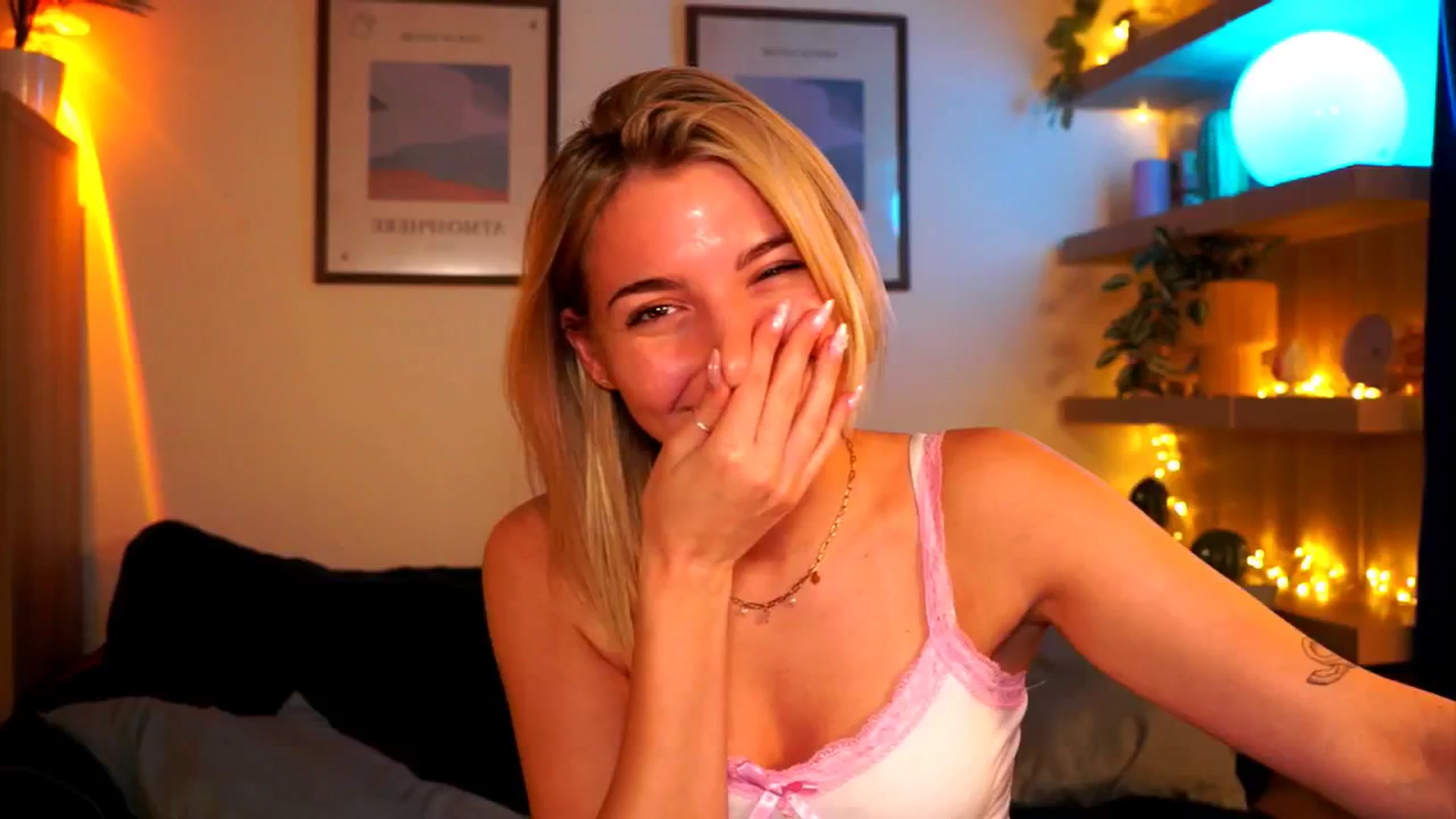 Gallery image thumbnail from Pixie_Pie's myfreecams stream on, 04/17/2026, 20:04 image 11 of 20