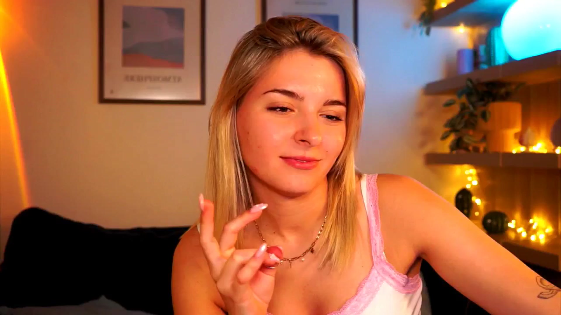 Gallery image thumbnail from Pixie_Pie's myfreecams stream on, 04/17/2026, 20:04 image 1 of 20