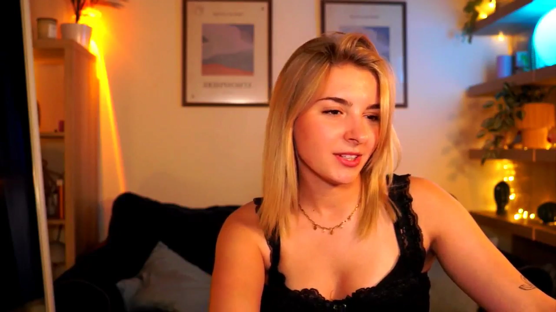 Gallery image thumbnail from Pixie_Pie's myfreecams stream on, 04/19/2026, 17:18 image 17 of 20