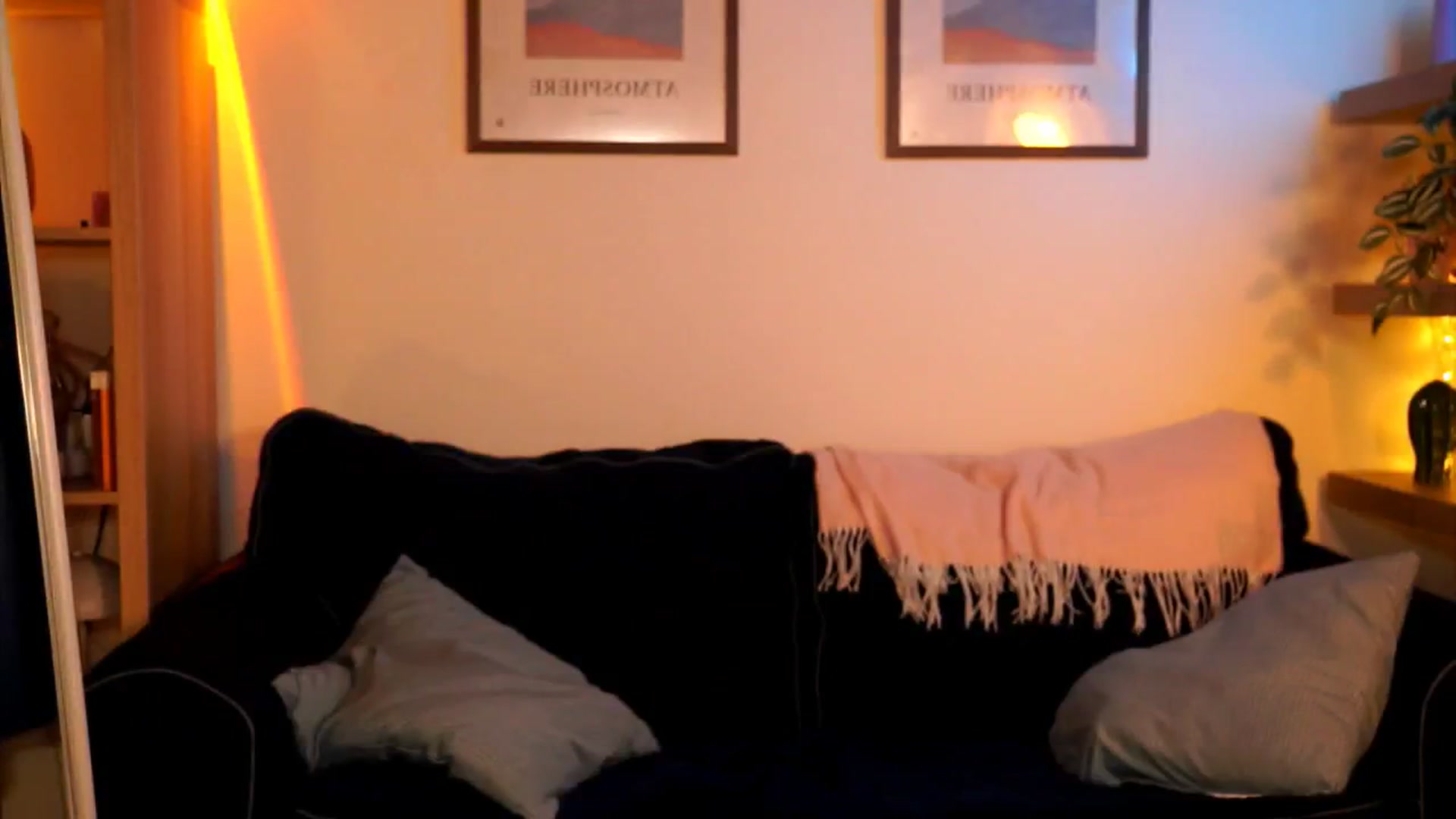 Gallery image thumbnail from Pixie_Pie's myfreecams stream on, 04/19/2026, 17:18 image 14 of 20