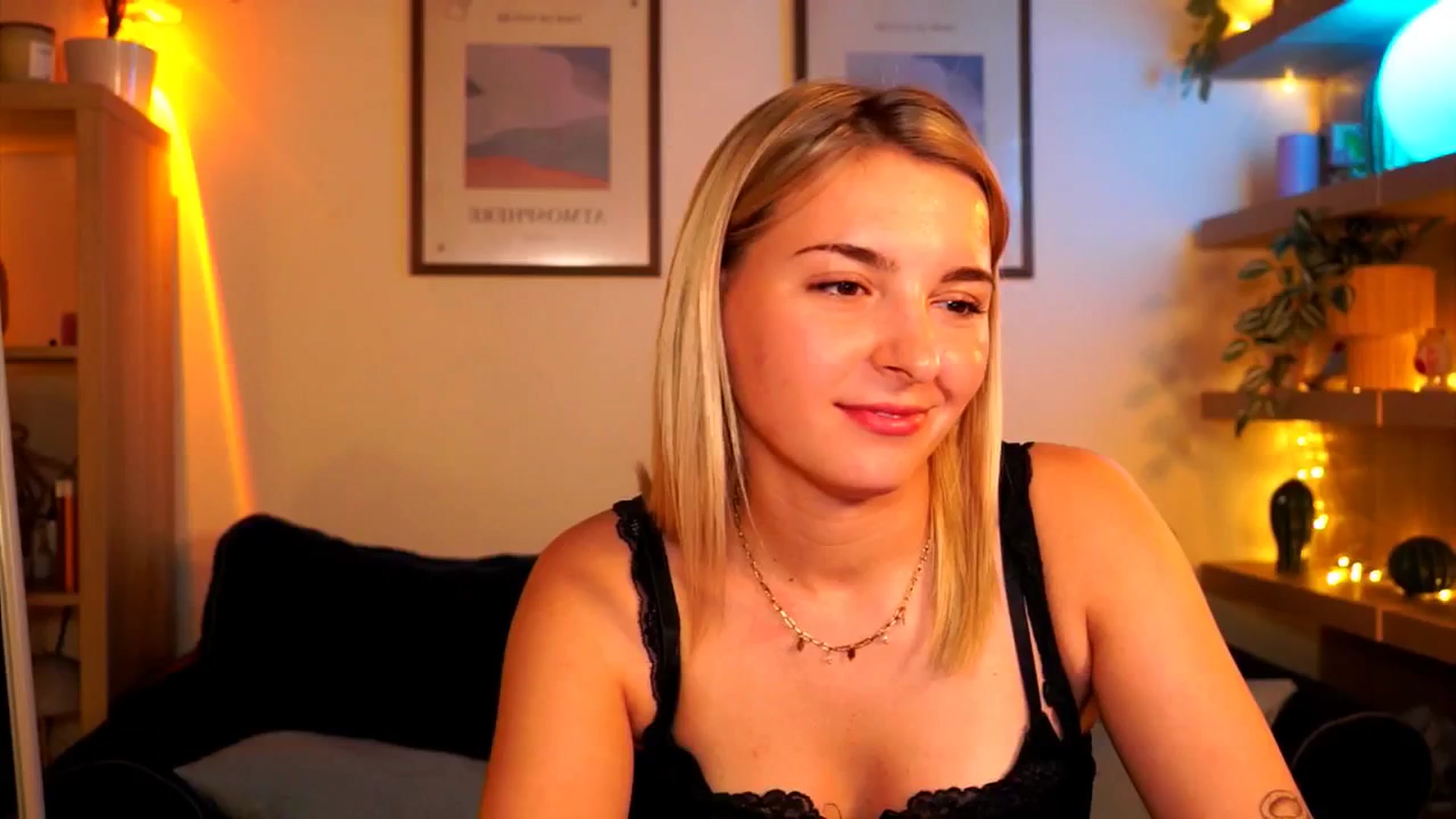 Gallery image thumbnail from Pixie_Pie's myfreecams stream on, 04/19/2026, 19:59 image 7 of 20