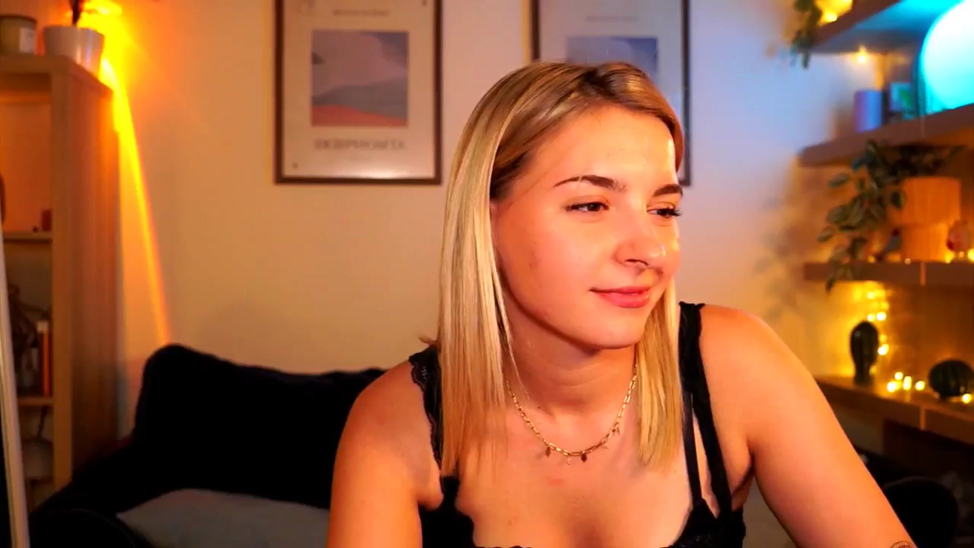 Gallery image thumbnail from Pixie_Pie's myfreecams stream on, 04/19/2026, 19:59 image 12 of 20