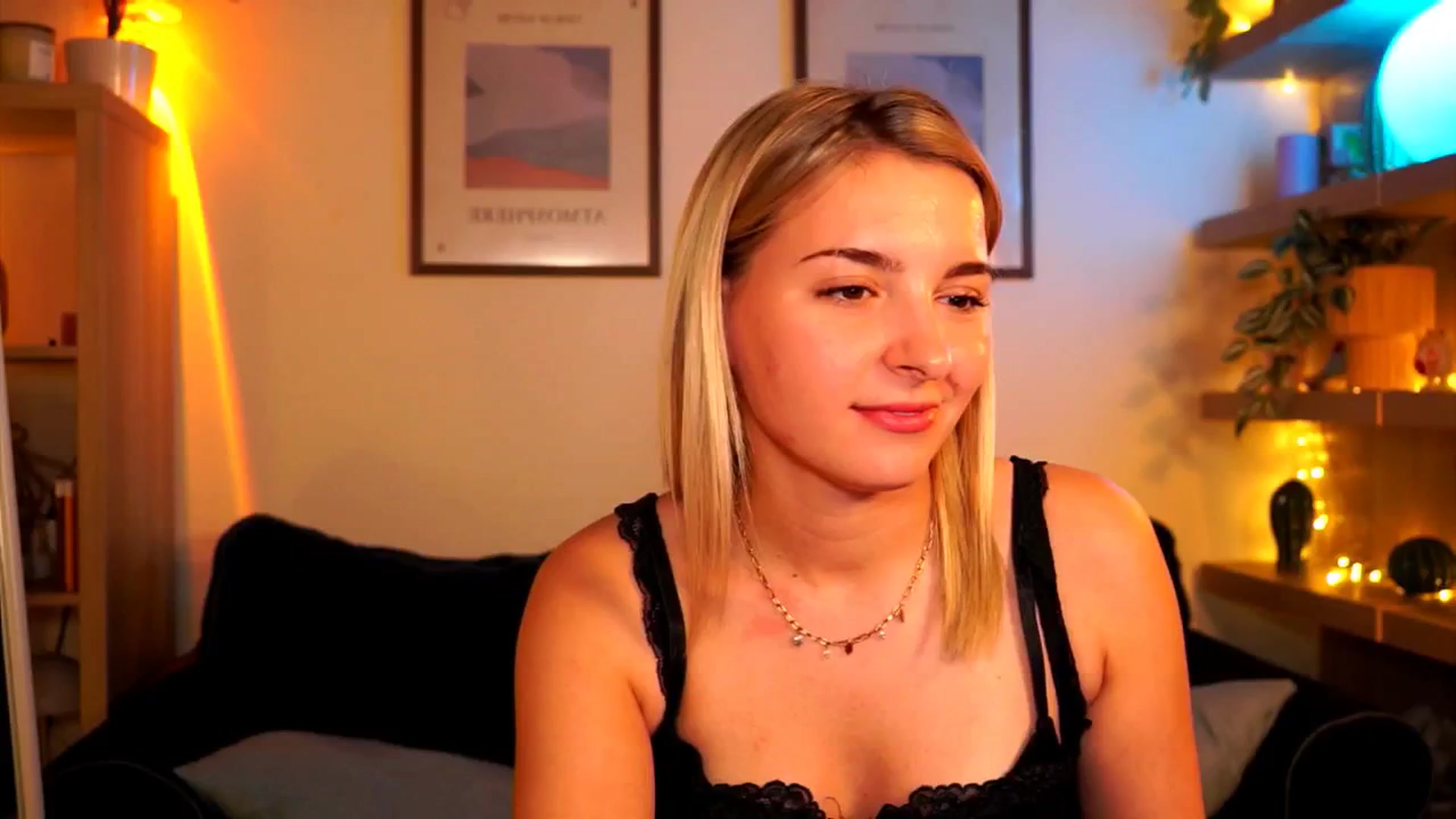 Gallery image thumbnail from Pixie_Pie's myfreecams stream on, 04/19/2026, 19:59 image 3 of 20
