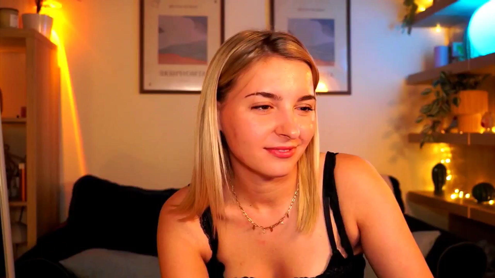 Gallery image thumbnail from Pixie_Pie's myfreecams stream on, 04/19/2026, 19:59 image 11 of 20