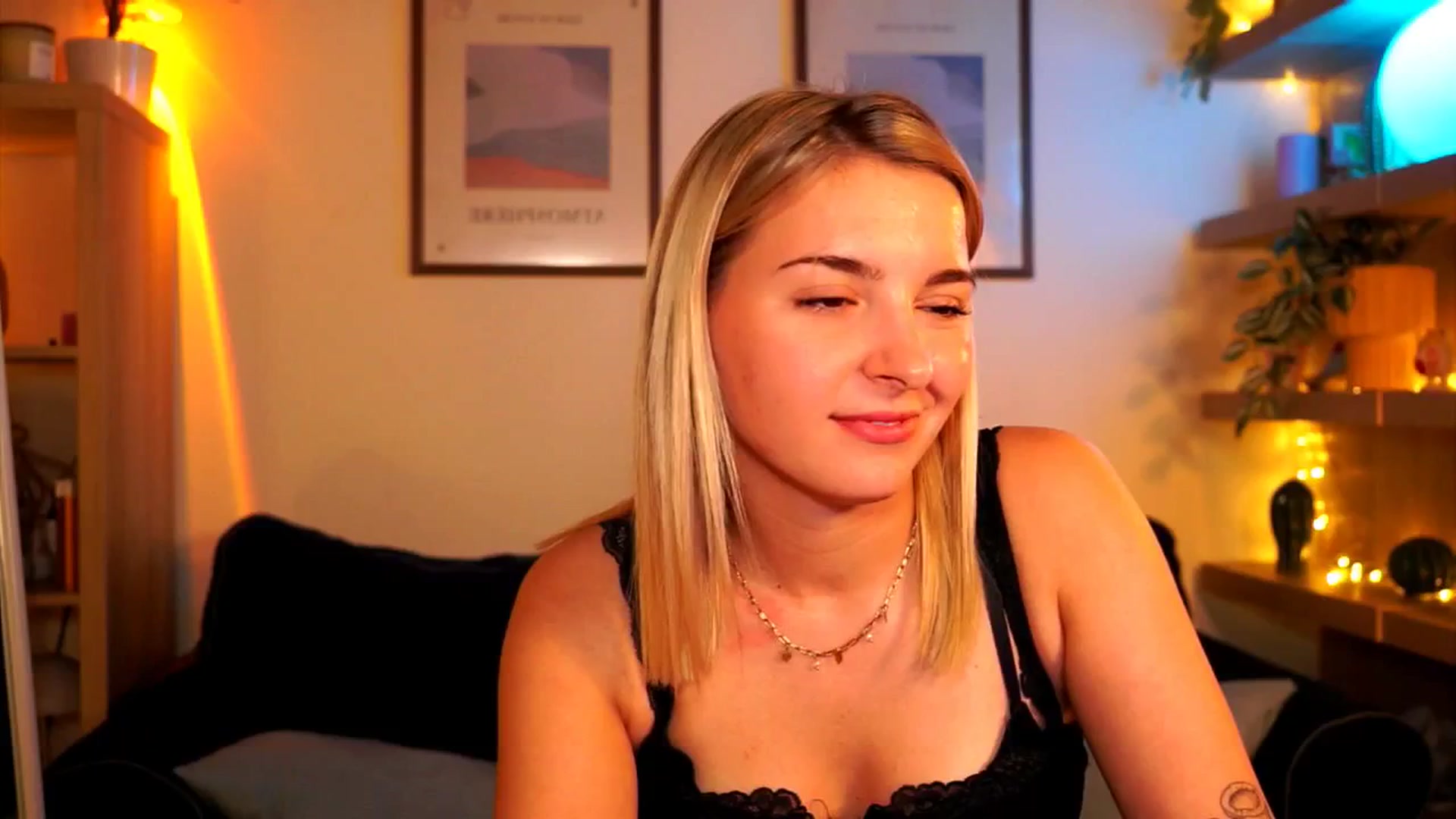 Gallery image thumbnail from Pixie_Pie's myfreecams stream on, 04/19/2026, 19:59 image 1 of 20