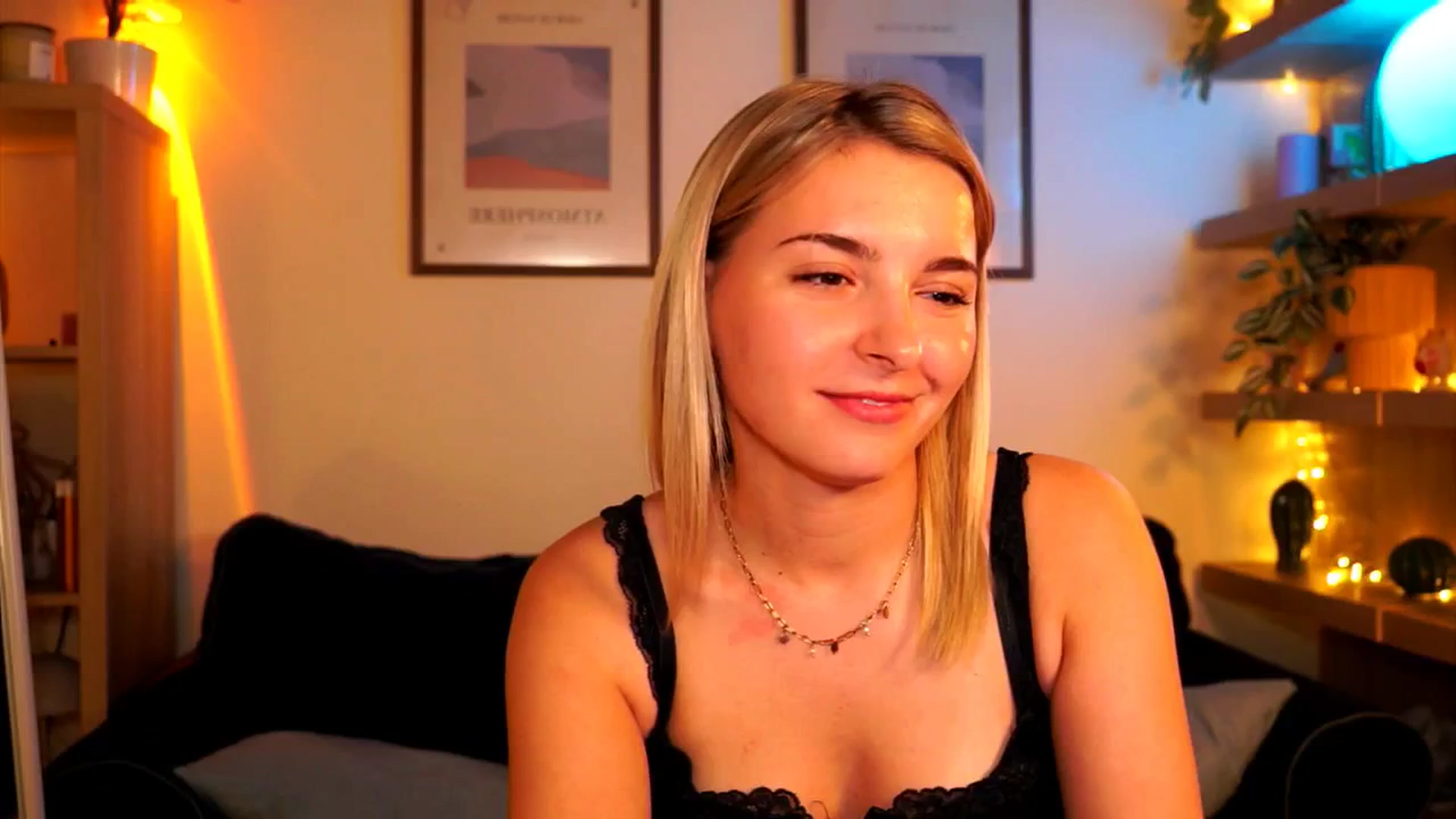 Gallery image thumbnail from Pixie_Pie's myfreecams stream on, 04/19/2026, 19:59 image 2 of 20
