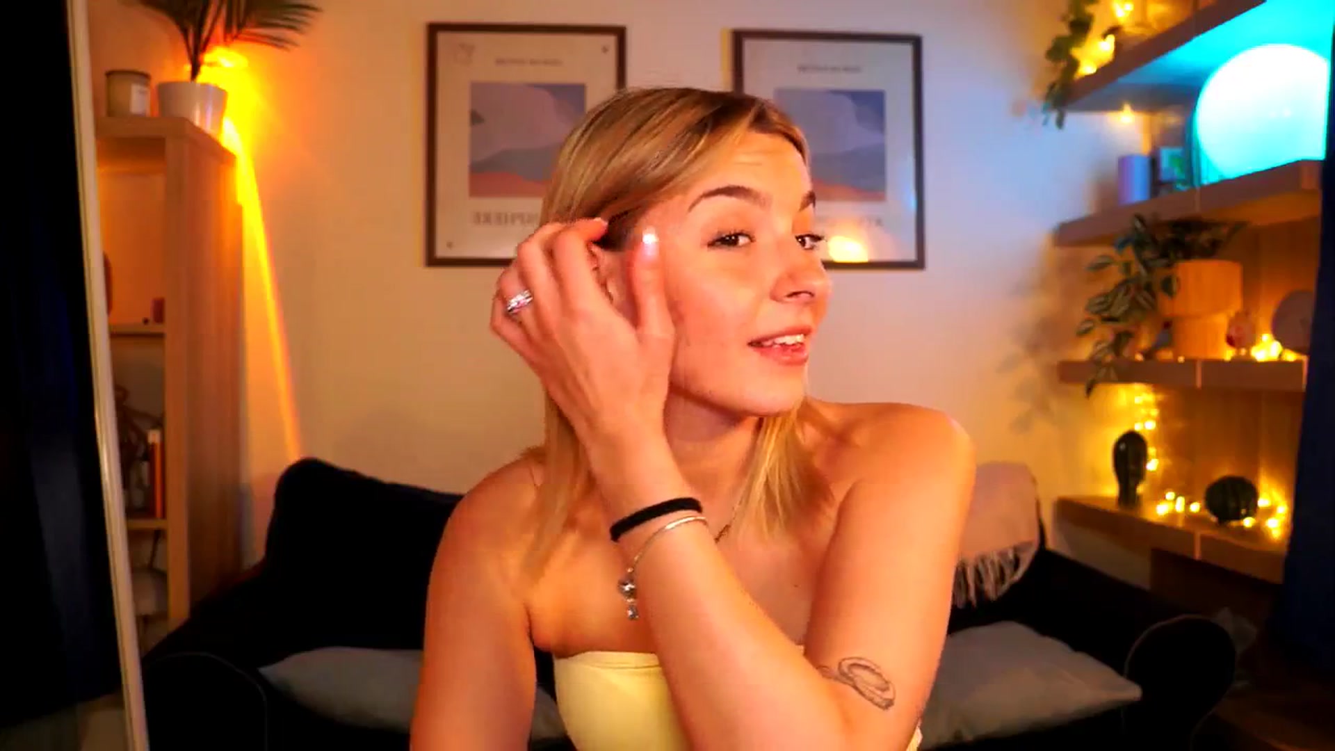 Gallery image thumbnail from Pixie_Pie's myfreecams stream on, 04/20/2026, 11:35 image 9 of 20