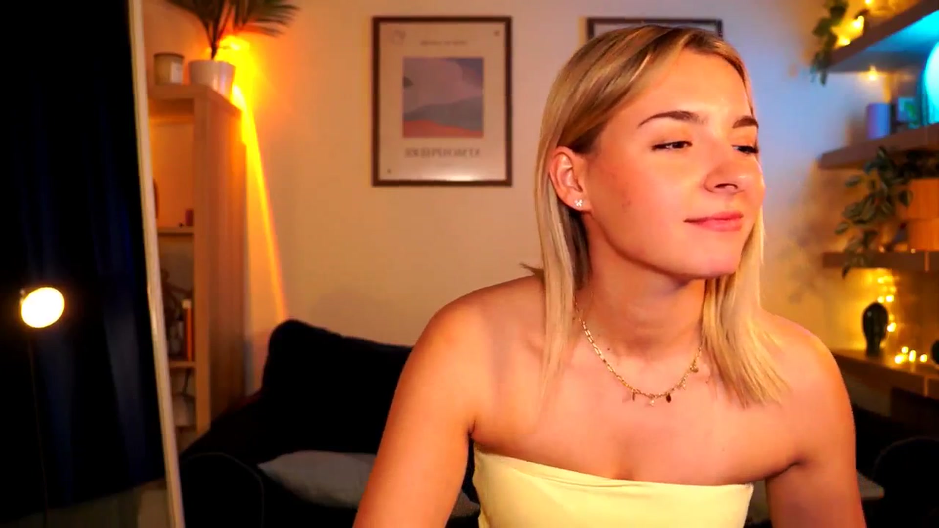 Gallery image thumbnail from Pixie_Pie's myfreecams stream on, 04/20/2026, 11:35 image 8 of 20