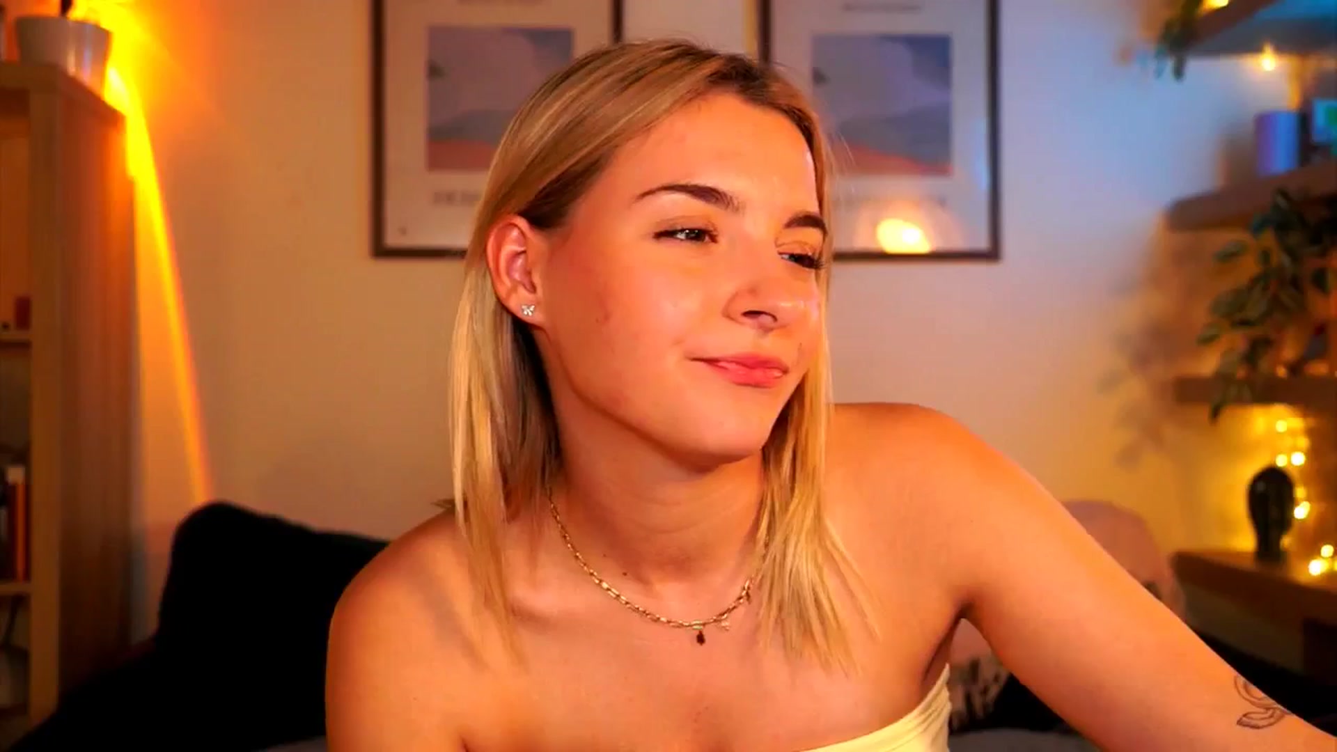Gallery image thumbnail from Pixie_Pie's myfreecams stream on, 04/20/2026, 13:39 image 8 of 20