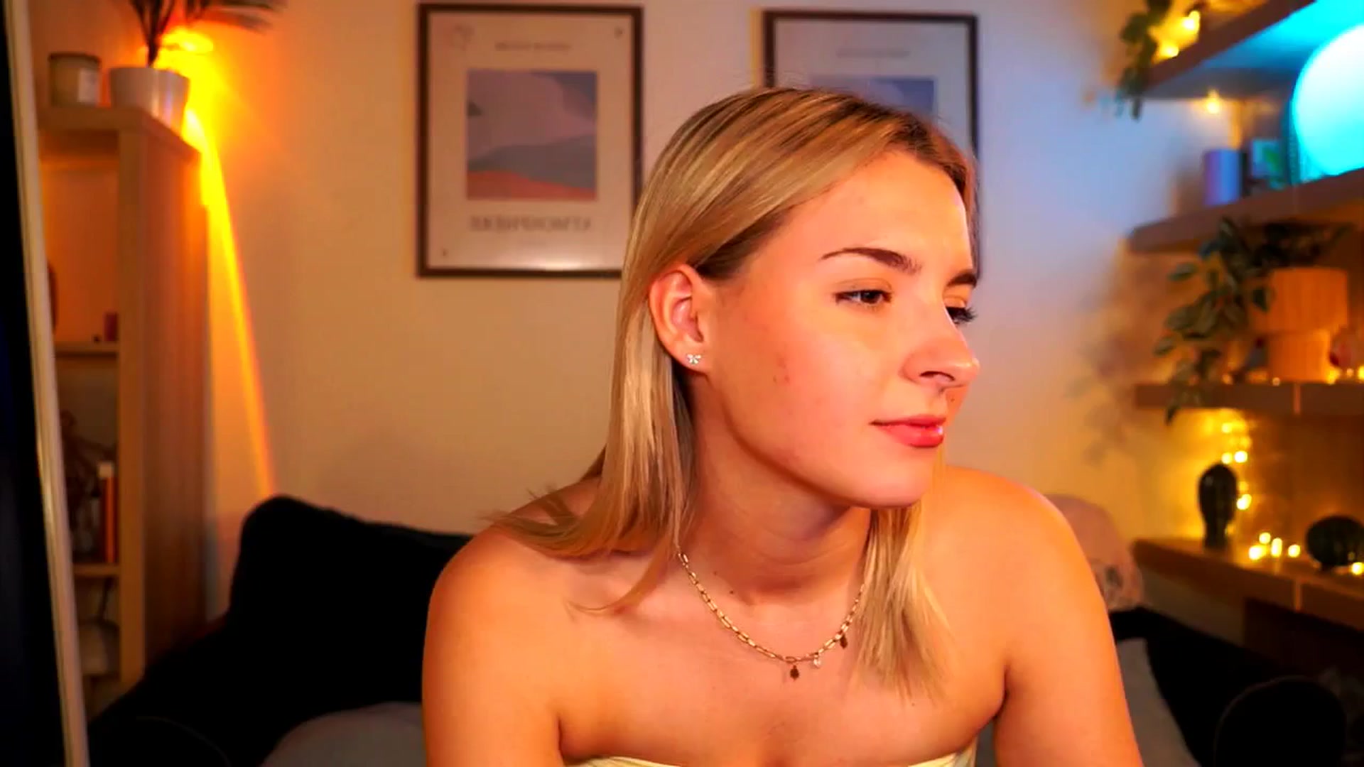 Gallery image thumbnail from Pixie_Pie's myfreecams stream on, 04/20/2026, 13:39 image 13 of 20