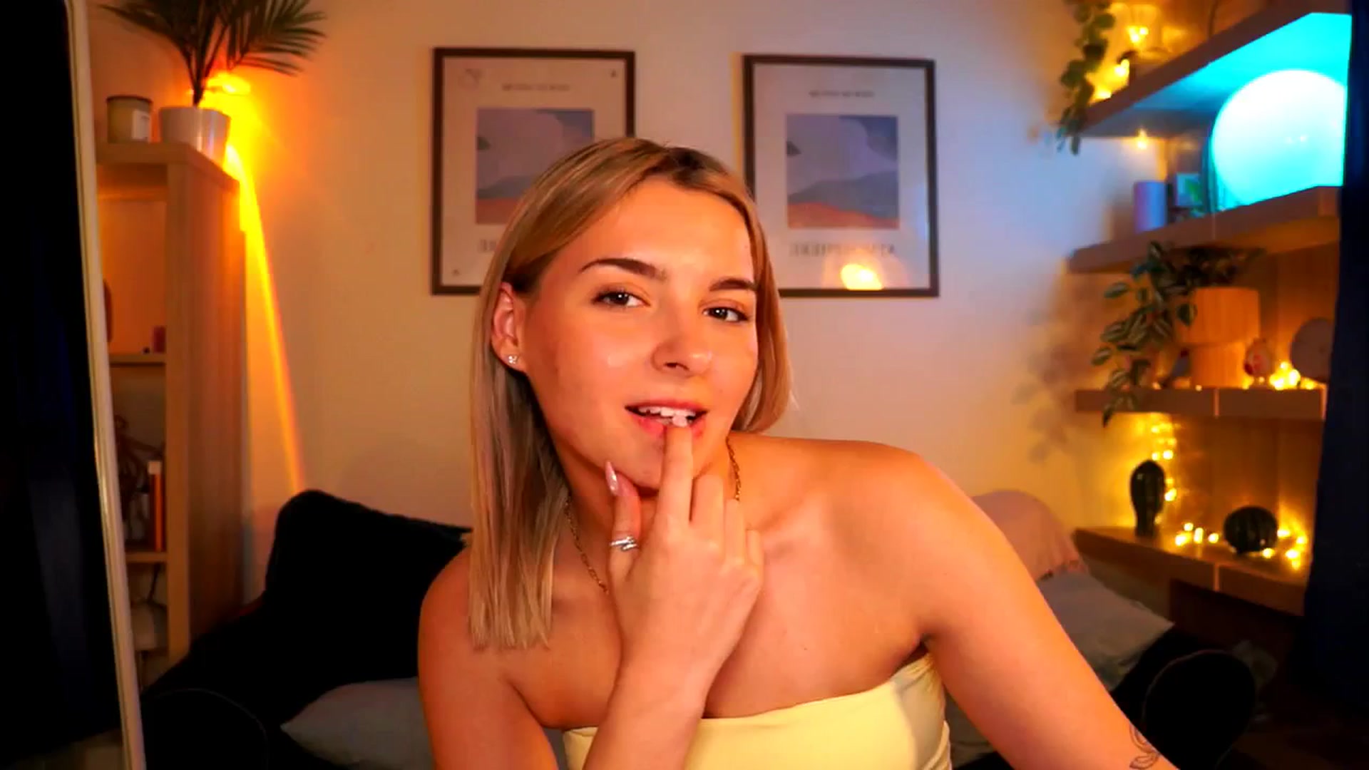 Gallery image thumbnail from Pixie_Pie's myfreecams stream on, 04/20/2026, 15:17 image 10 of 20