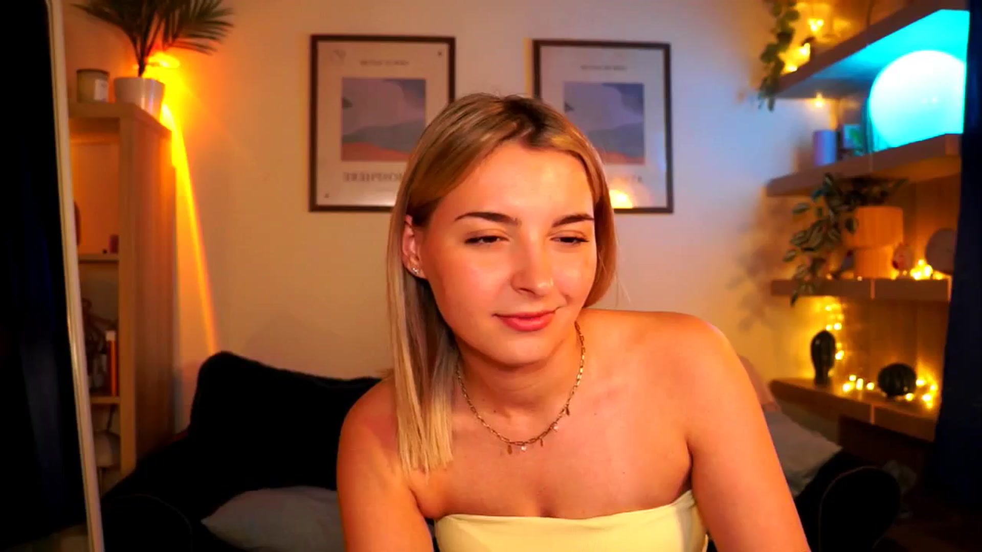 Gallery image thumbnail from Pixie_Pie's myfreecams stream on, 04/20/2026, 15:17 image 8 of 20
