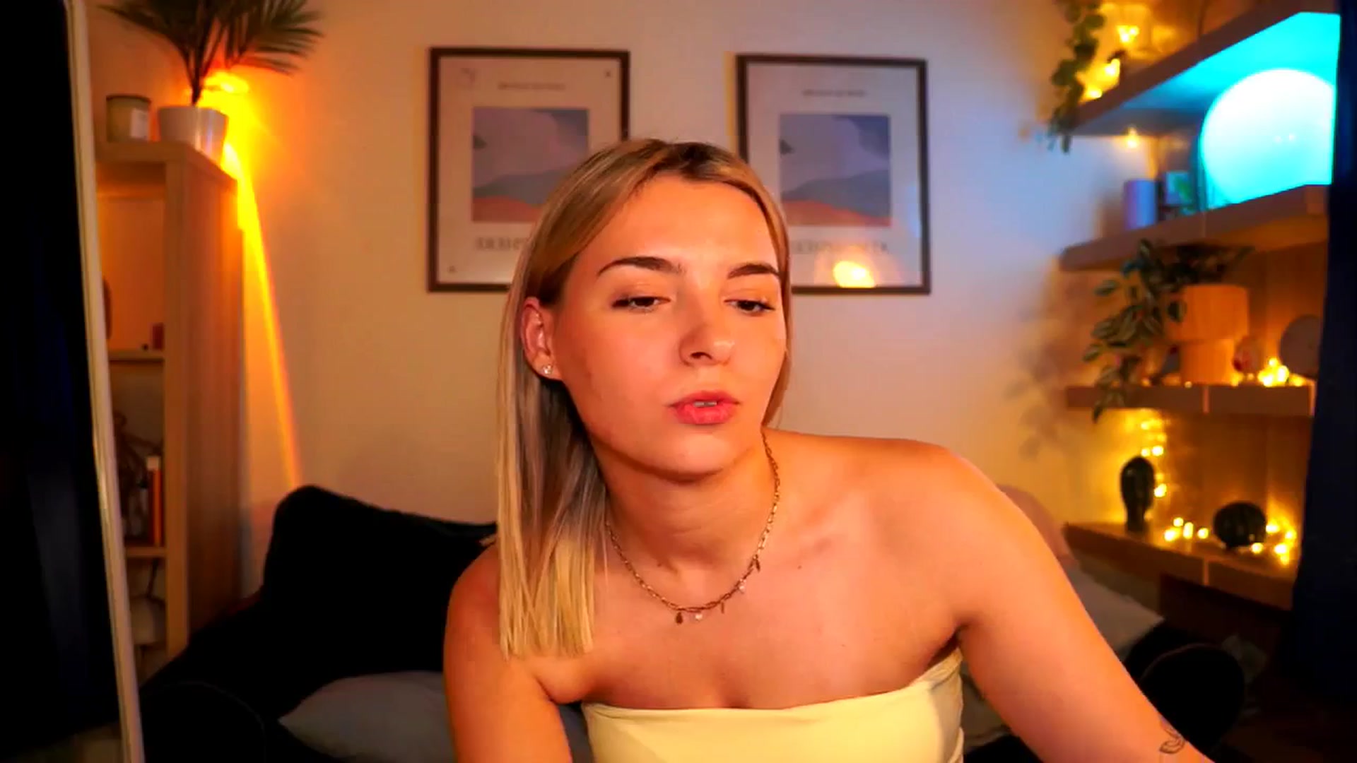 Gallery image thumbnail from Pixie_Pie's myfreecams stream on, 04/20/2026, 15:17 image 6 of 20