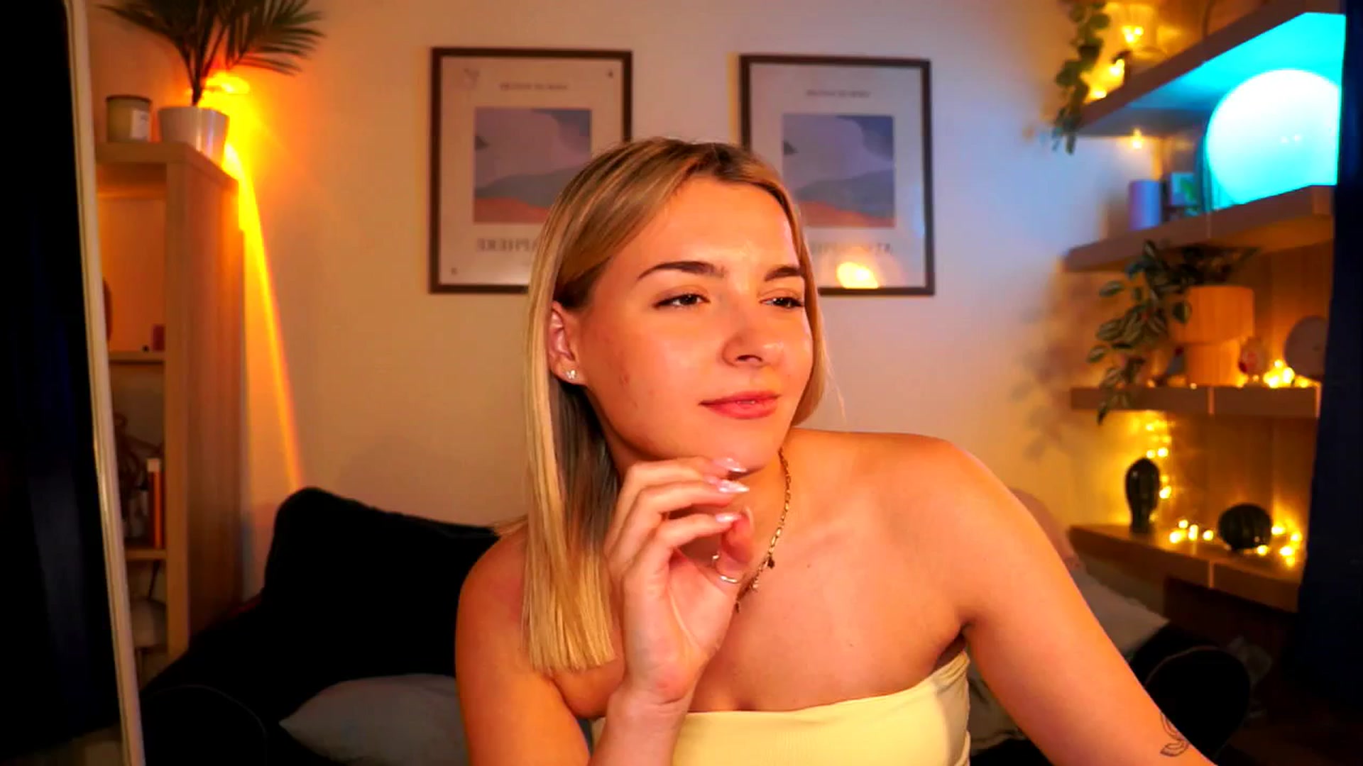 Gallery image thumbnail from Pixie_Pie's myfreecams stream on, 04/20/2026, 15:17 image 9 of 20