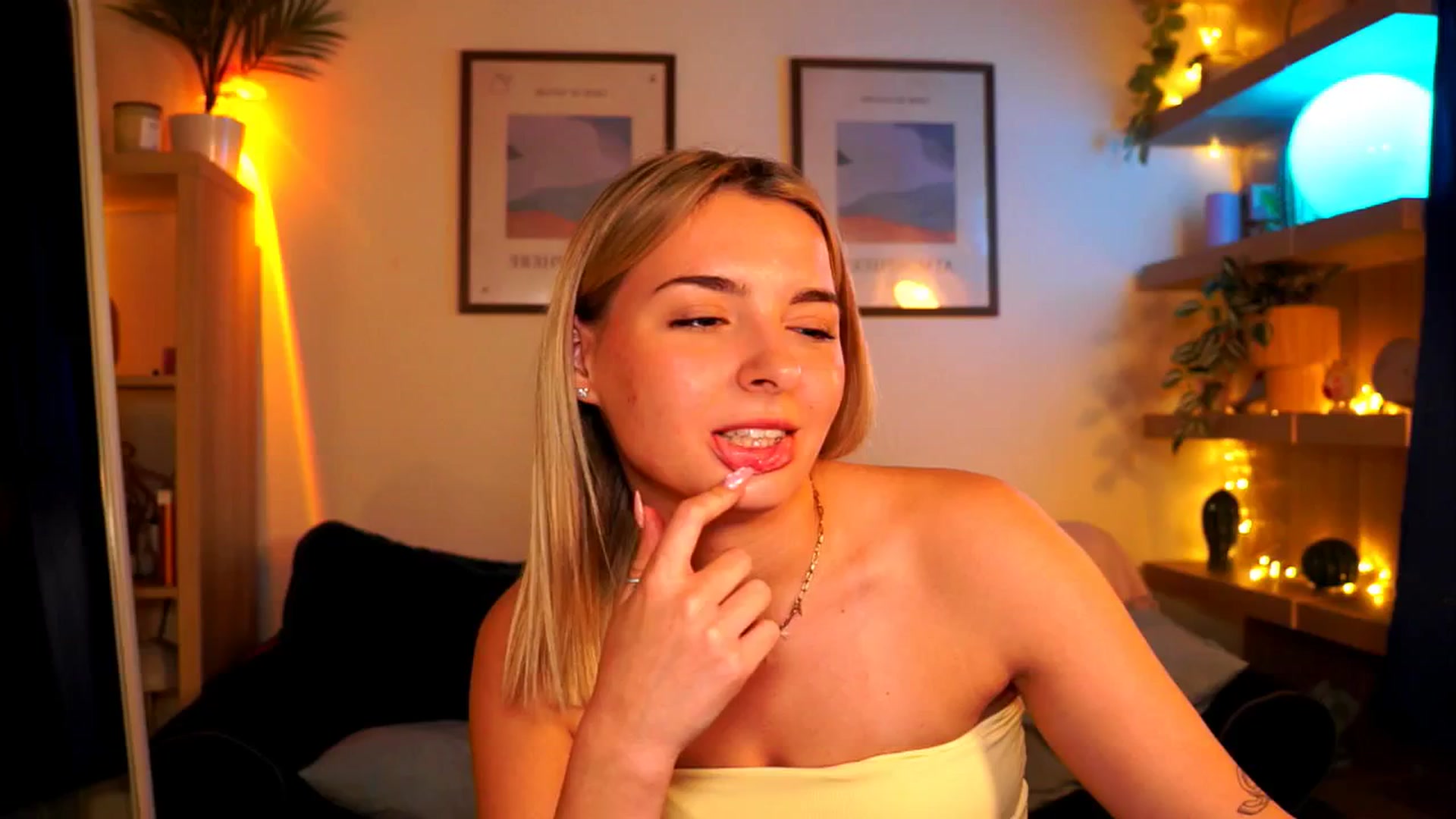 Gallery image thumbnail from Pixie_Pie's myfreecams stream on, 04/20/2026, 15:17 image 12 of 20