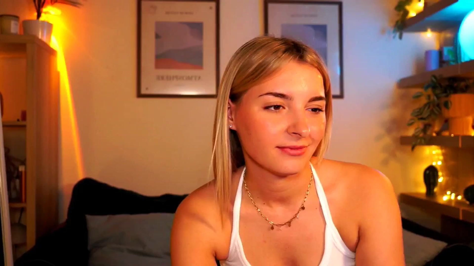 Gallery image thumbnail from Pixie_Pie's myfreecams stream on, 04/21/2026, 15:35 image 19 of 20