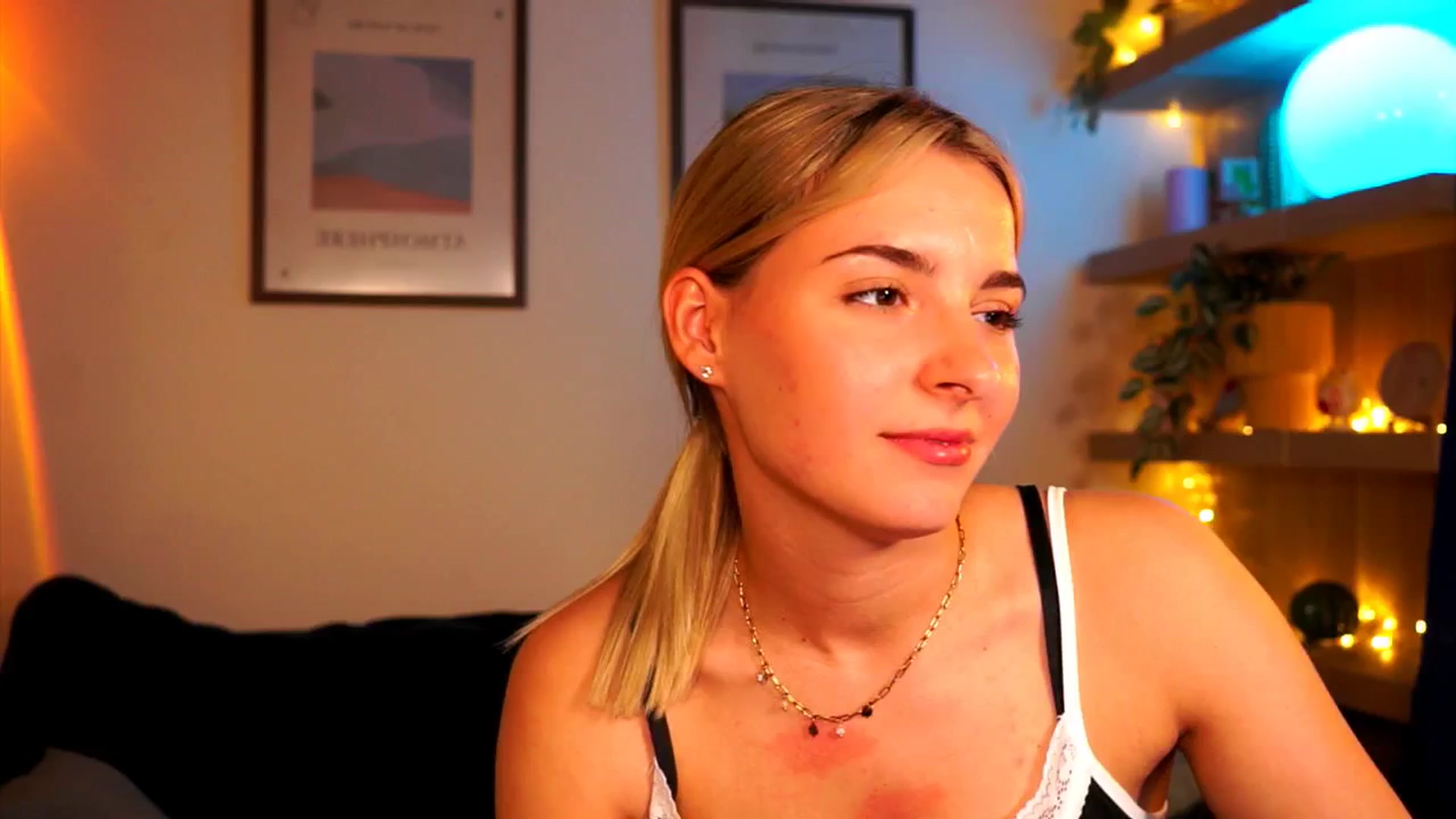 Gallery image thumbnail from Pixie_Pie's myfreecams stream on, 04/23/2026, 16:02 image 3 of 20