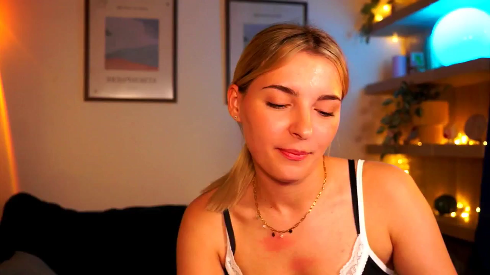 Gallery image thumbnail from Pixie_Pie's myfreecams stream on, 04/23/2026, 16:02 image 2 of 20