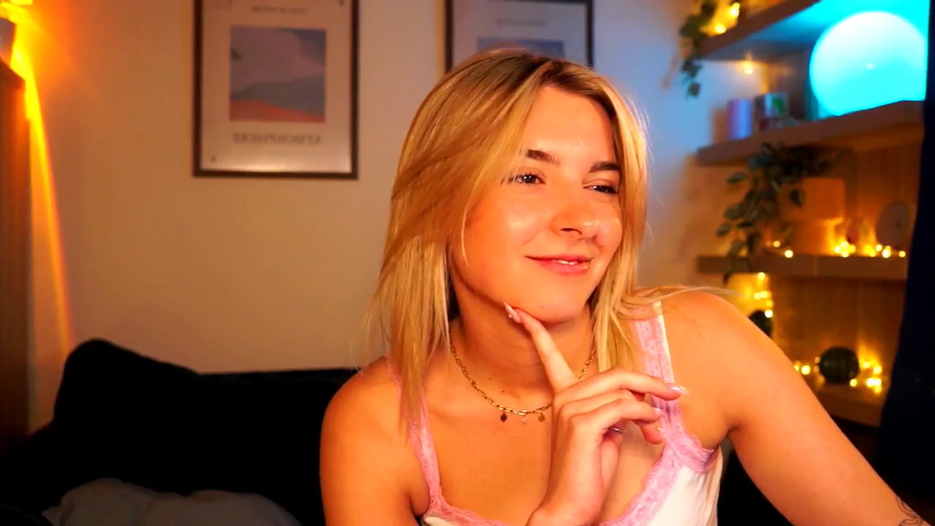 Gallery image thumbnail from Pixie_Pie's myfreecams stream on, 04/26/2026, 17:34 image 18 of 20