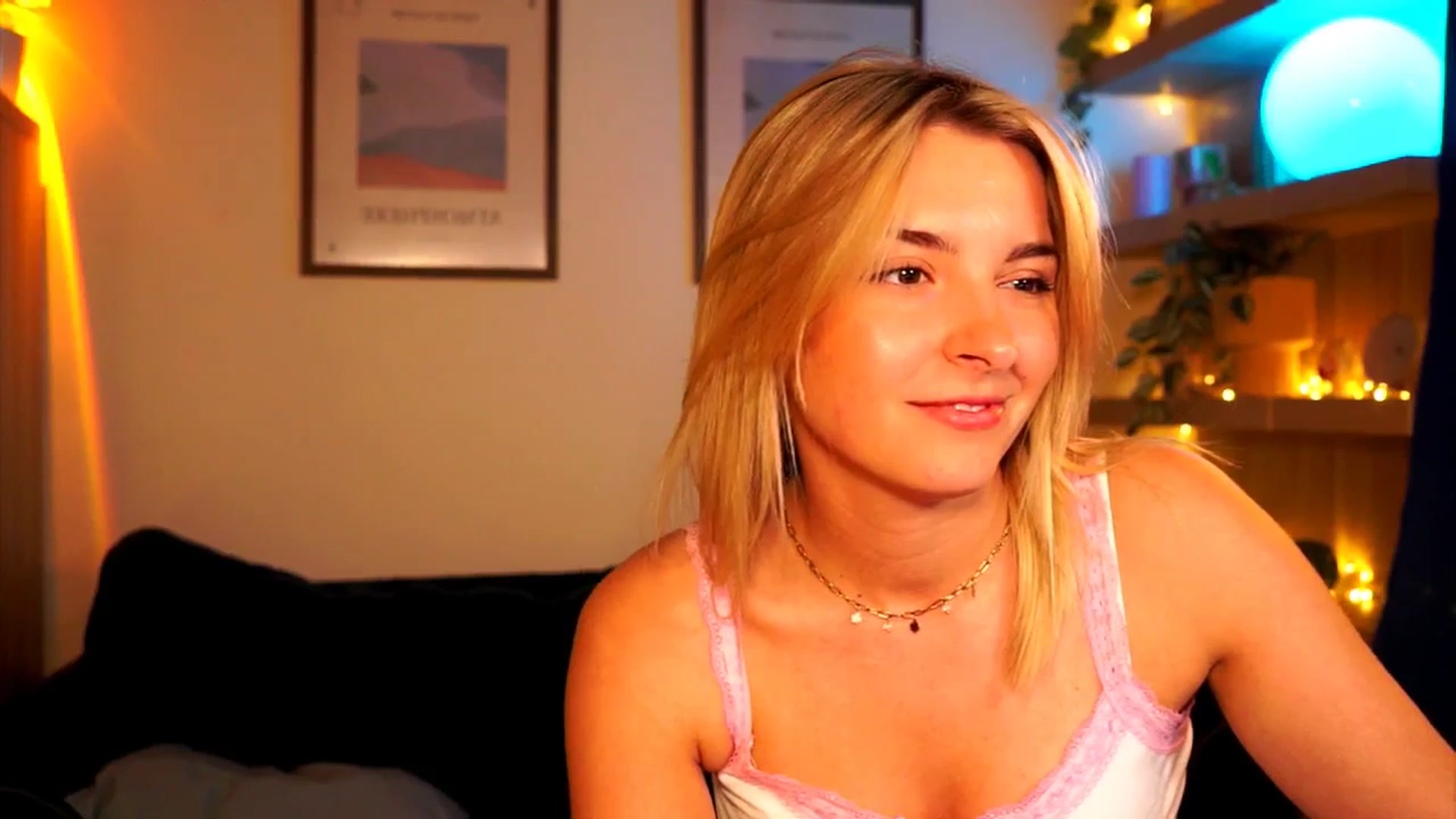 Gallery image thumbnail from Pixie_Pie's myfreecams stream on, 04/26/2026, 17:34 image 17 of 20