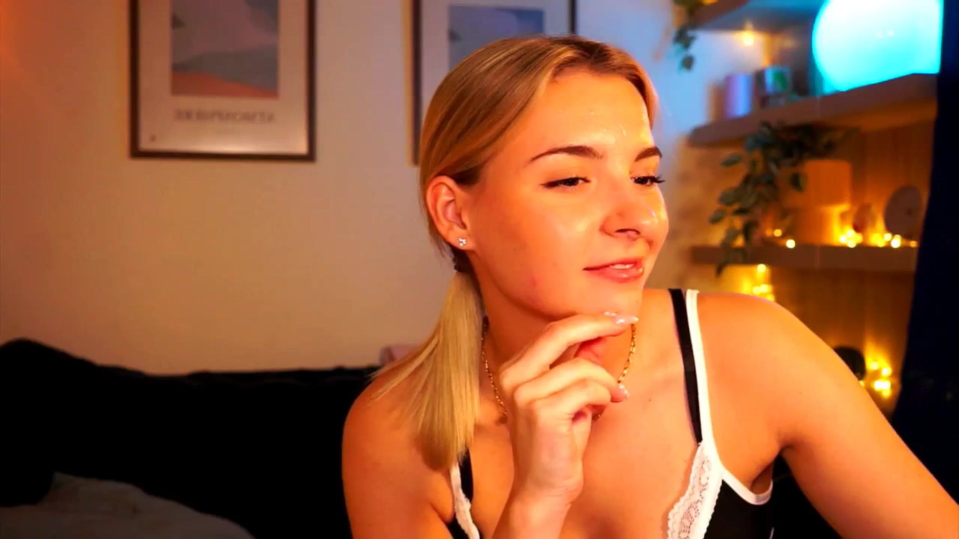 Gallery image thumbnail from Pixie_Pie's myfreecams stream on, 04/27/2026, 17:17 image 7 of 20