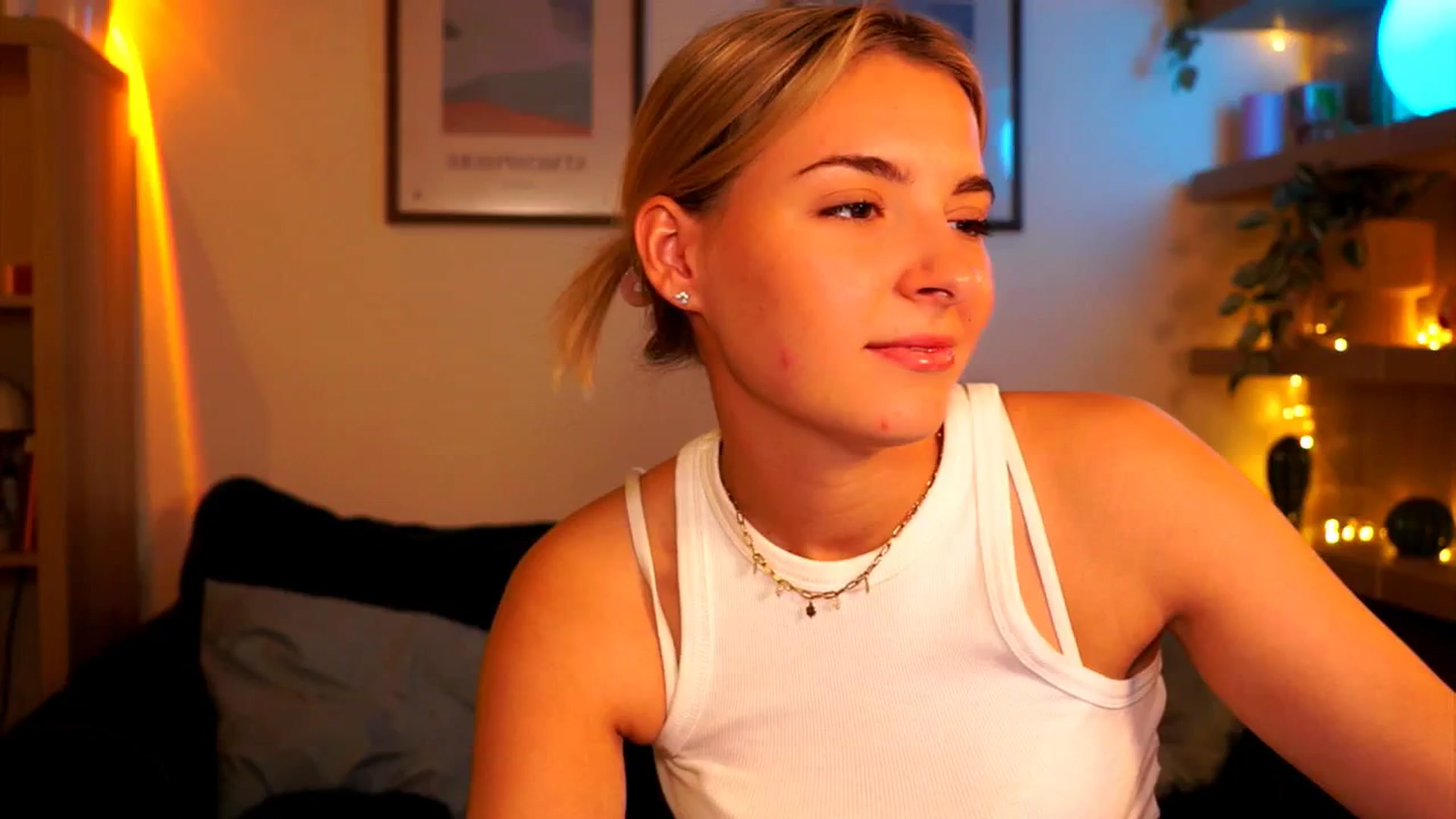 Gallery image thumbnail from Pixie_Pie's myfreecams stream on, 04/28/2026, 11:31 image 18 of 20