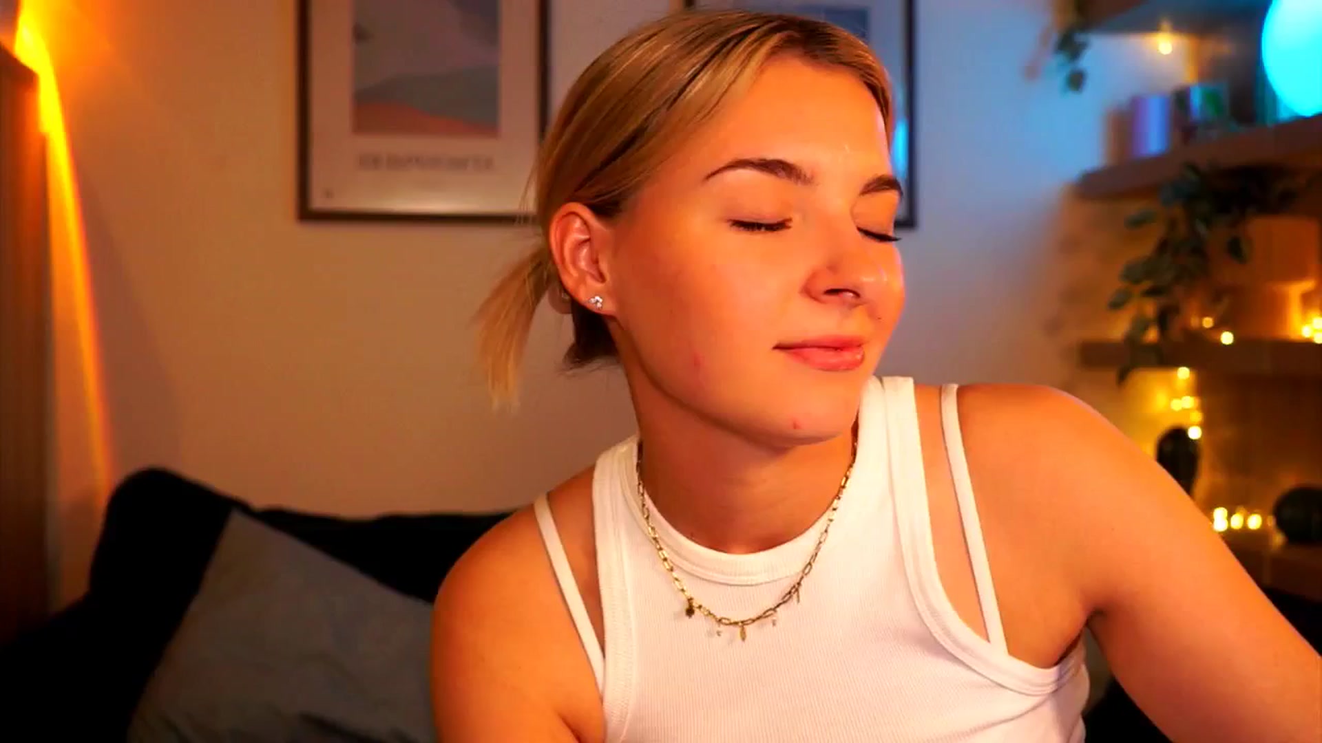 Gallery image thumbnail from Pixie_Pie's myfreecams stream on, 04/28/2026, 11:31 image 6 of 20