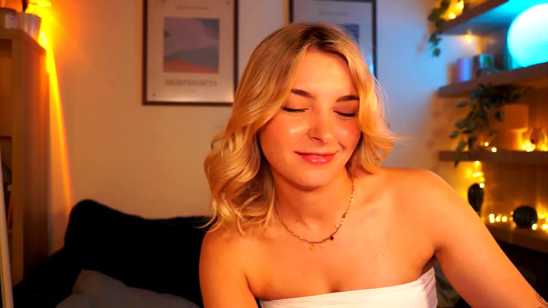 Gallery image thumbnail from Pixie_Pie's myfreecams stream on, 04/29/2026, 11:46 image 9 of 20