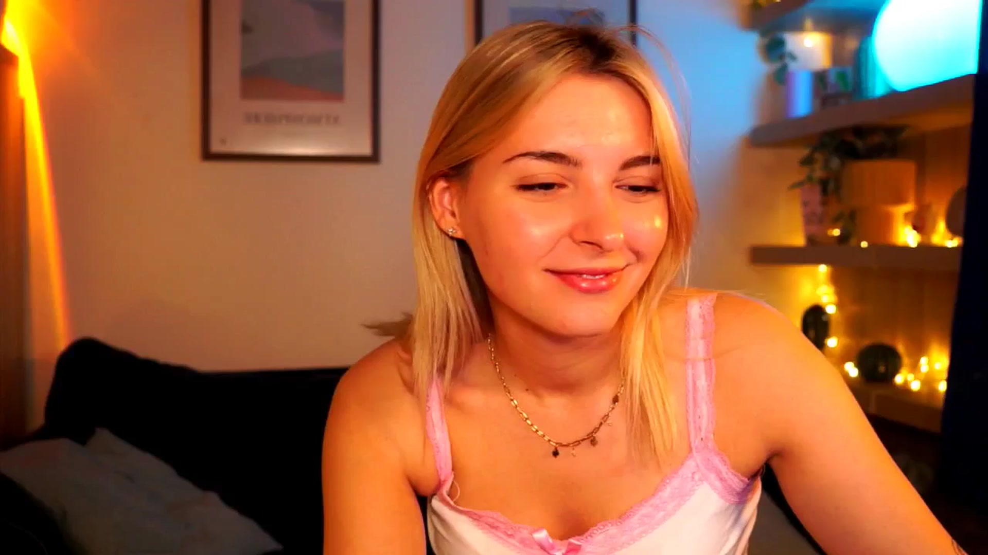 Gallery image thumbnail from Pixie_Pie's myfreecams stream on, 05/03/2026, 10:54 image 18 of 20