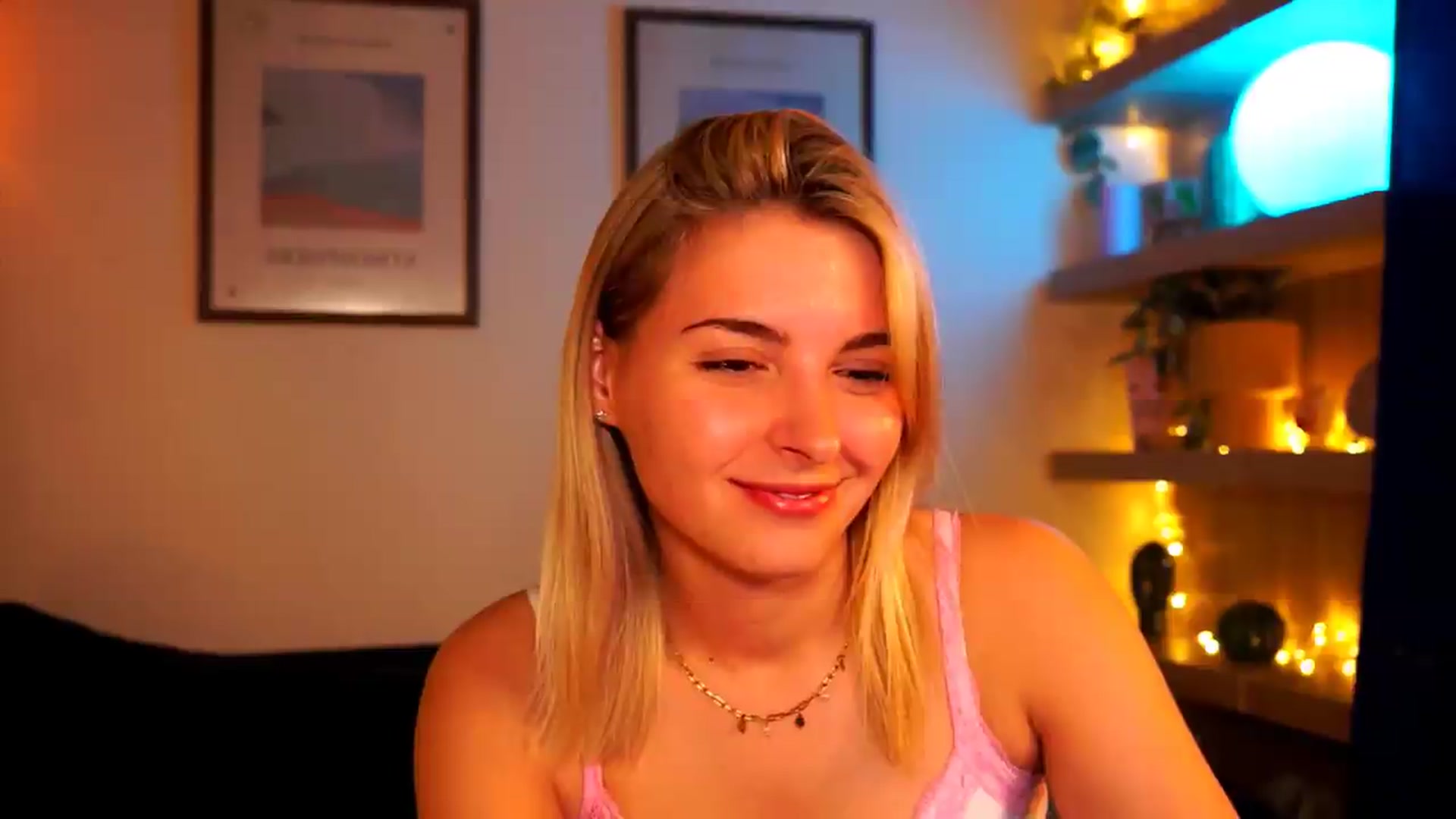 Gallery image thumbnail from Pixie_Pie's myfreecams stream on, 05/03/2026, 14:13 image 16 of 20