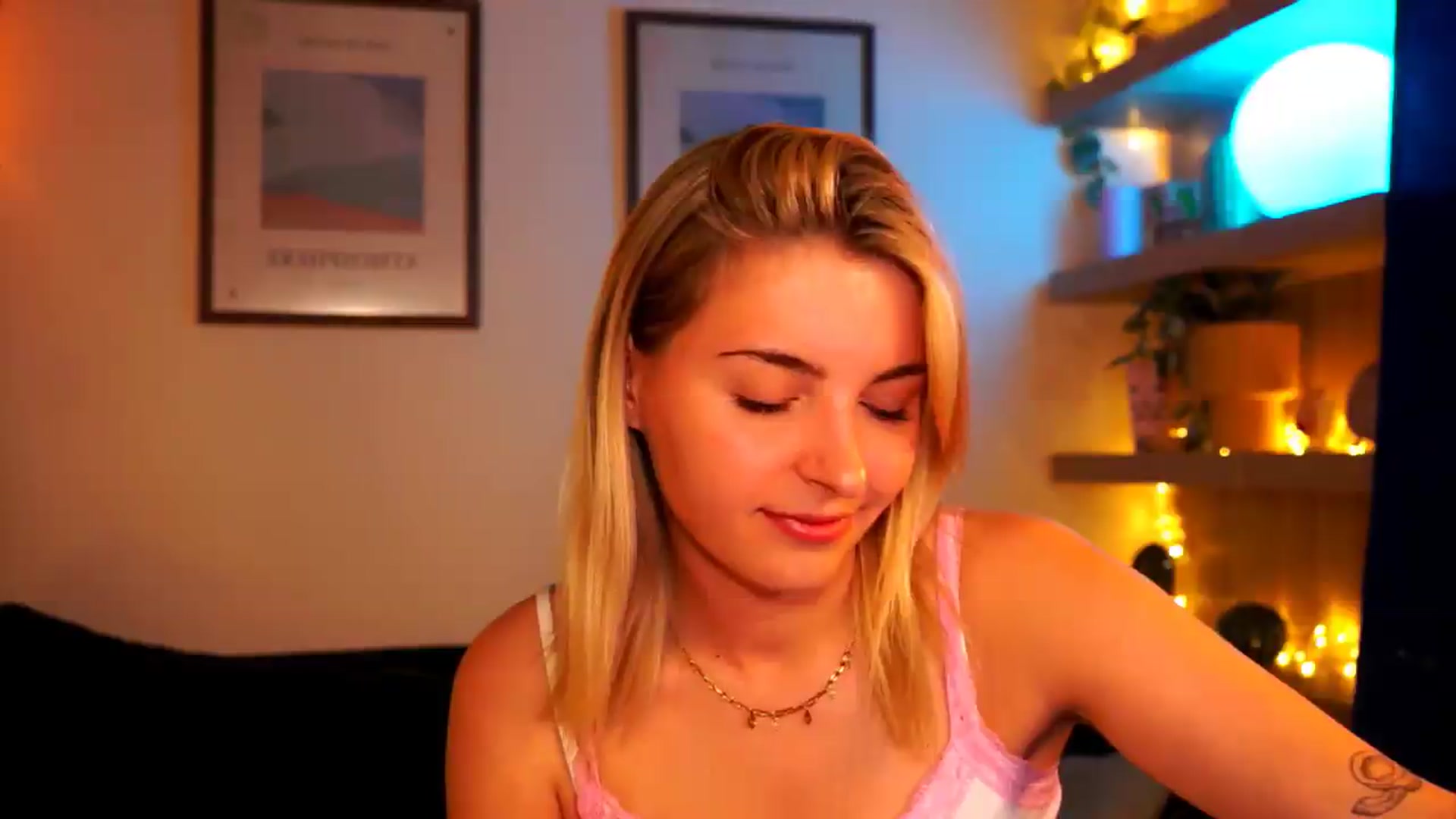 Gallery image thumbnail from Pixie_Pie's myfreecams stream on, 05/03/2026, 14:13 image 13 of 20
