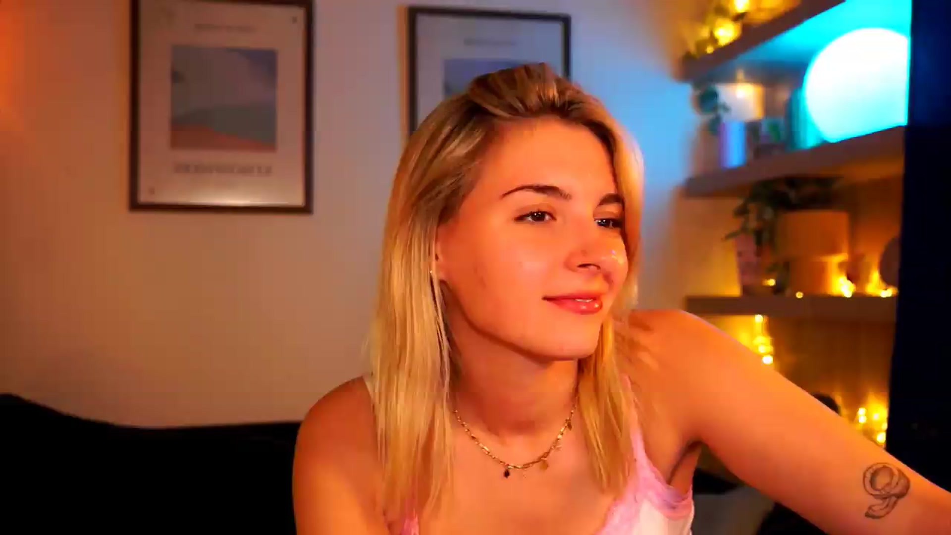 Gallery image thumbnail from Pixie_Pie's myfreecams stream on, 05/03/2026, 14:13 image 11 of 20
