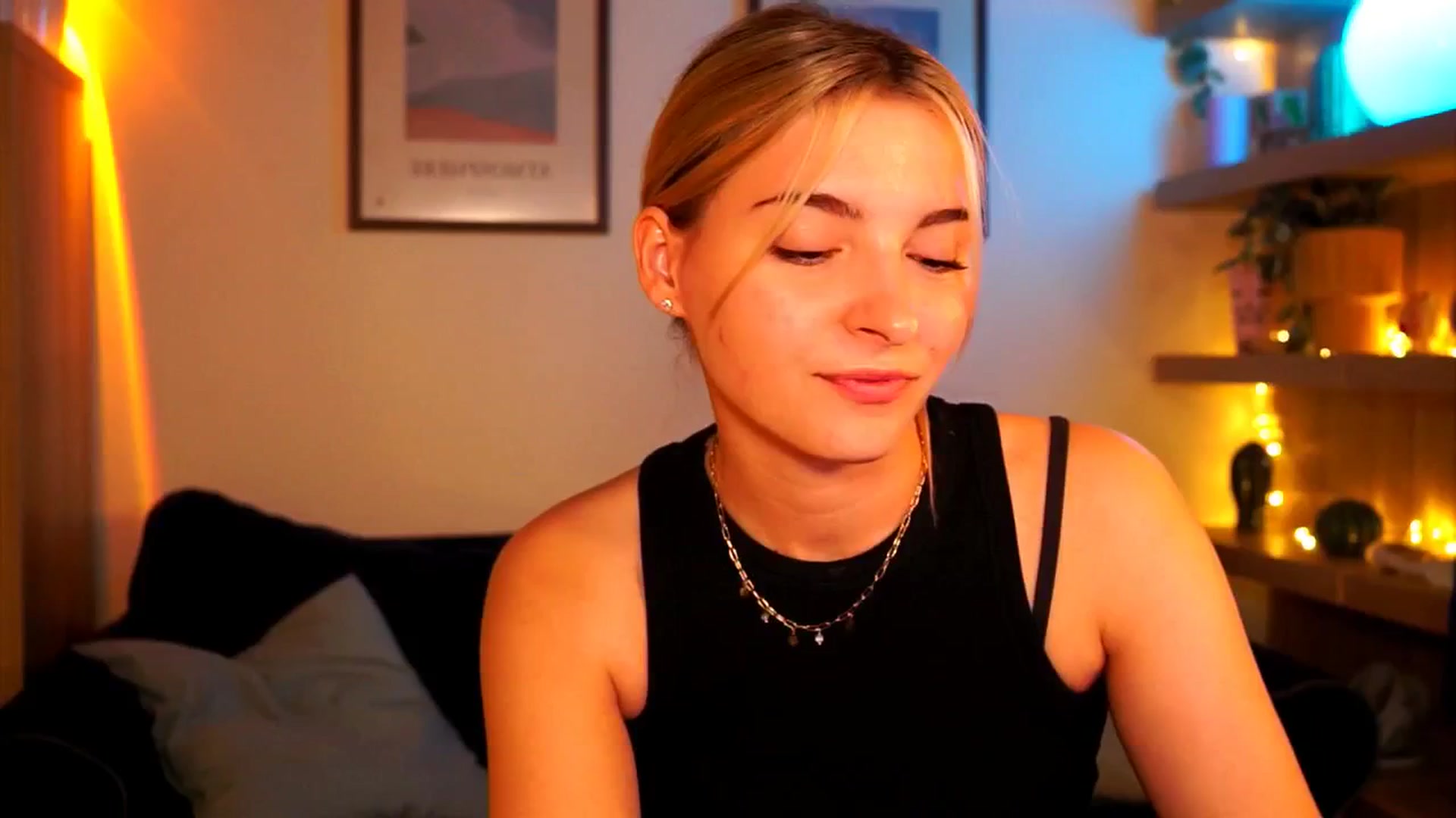 Gallery image thumbnail from Pixie_Pie's myfreecams stream on, 05/04/2026, 16:29 image 4 of 20