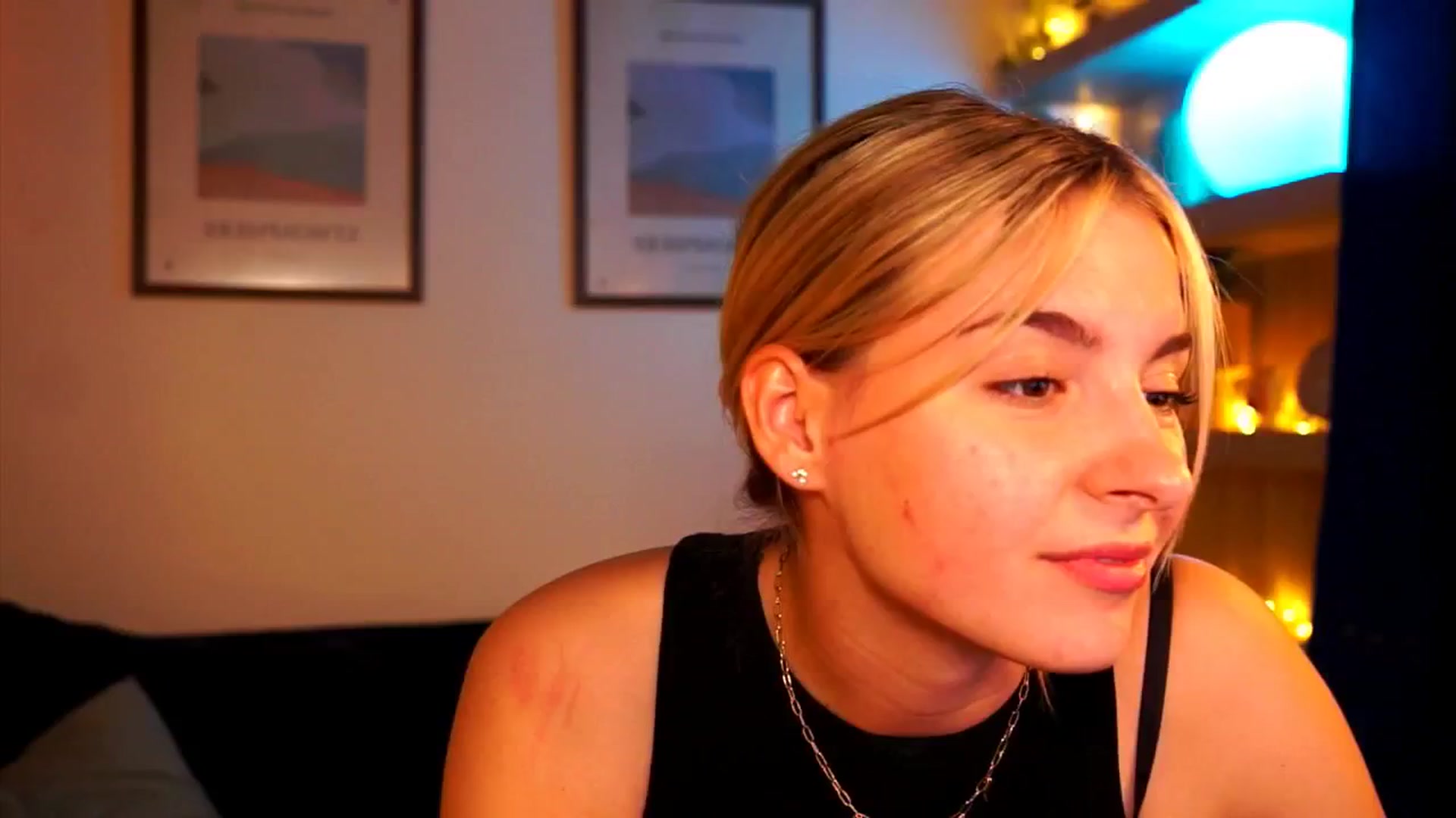Gallery image thumbnail from Pixie_Pie's myfreecams stream on, 05/04/2026, 16:29 image 15 of 20