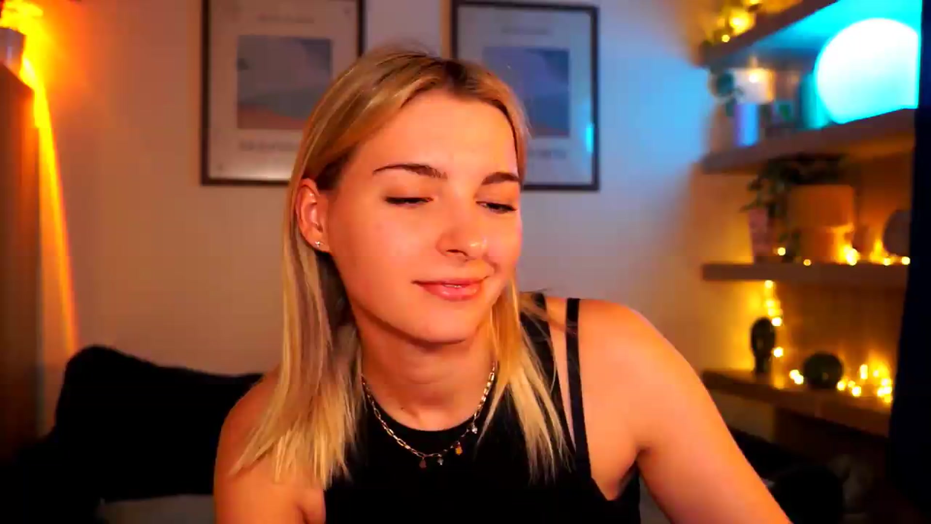 Gallery image thumbnail from Pixie_Pie's myfreecams stream on, 05/06/2026, 16:04 image 3 of 20