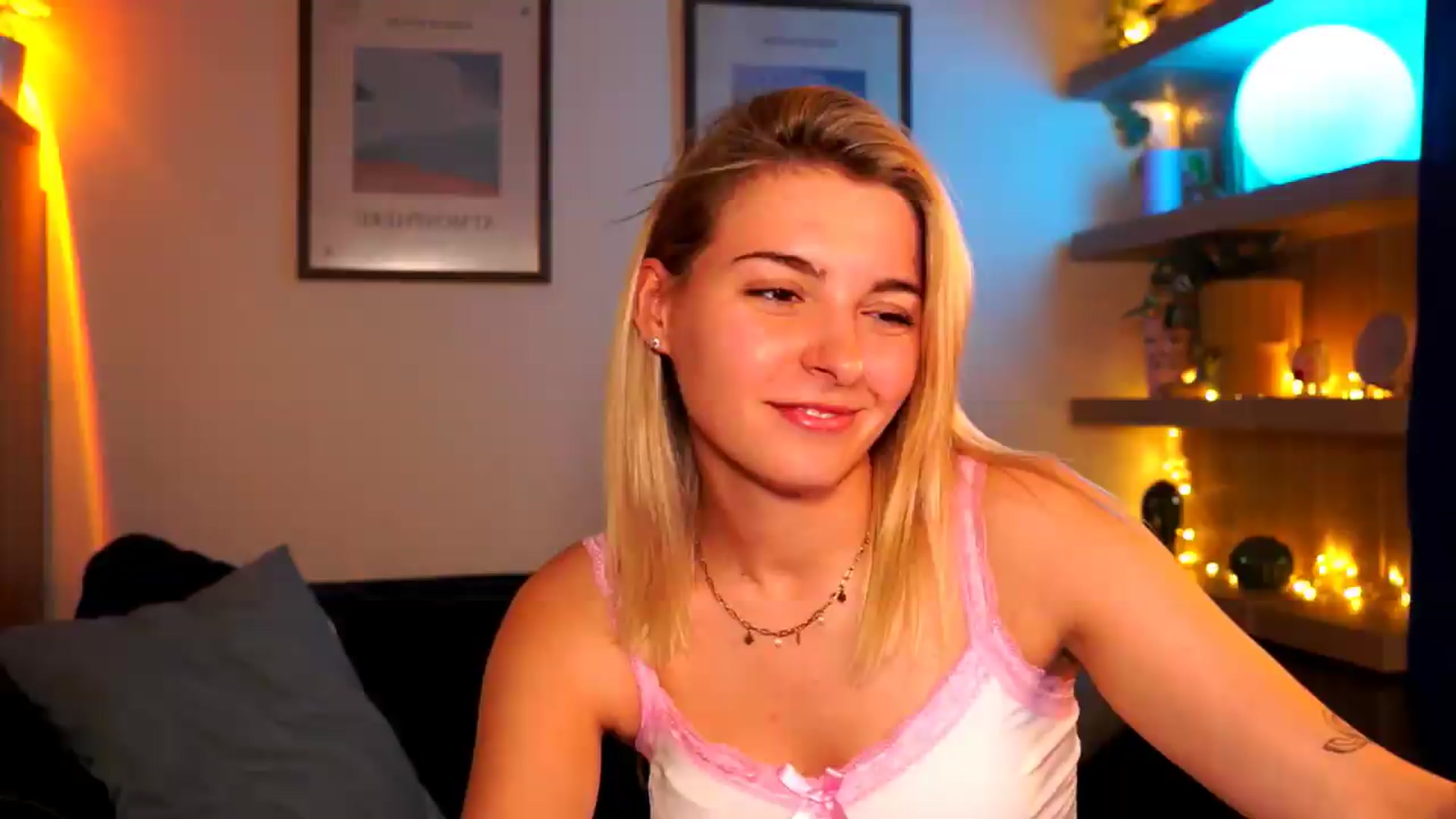 Gallery image thumbnail from Pixie_Pie's myfreecams stream on, 05/10/2026, 14:12 image 1 of 20