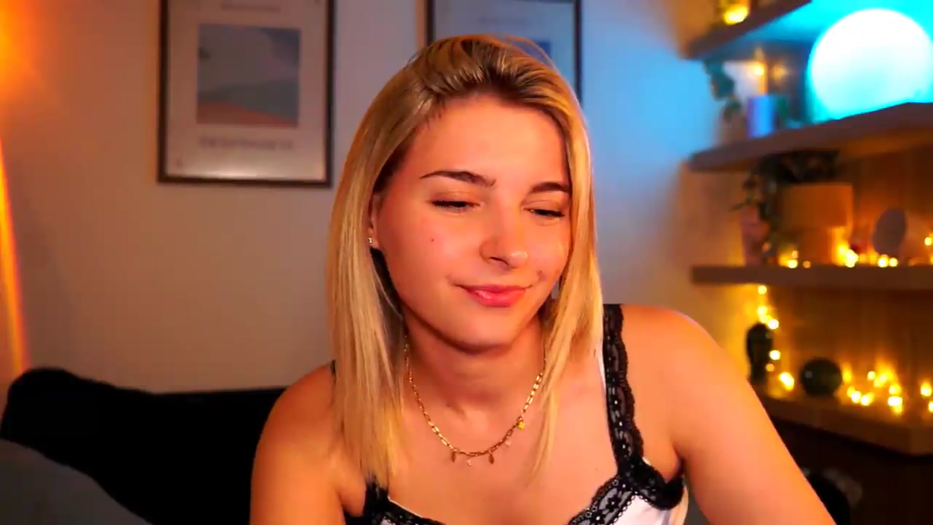 Gallery image thumbnail from Pixie_Pie's myfreecams stream on, 05/19/2026, 16:10 image 17 of 20