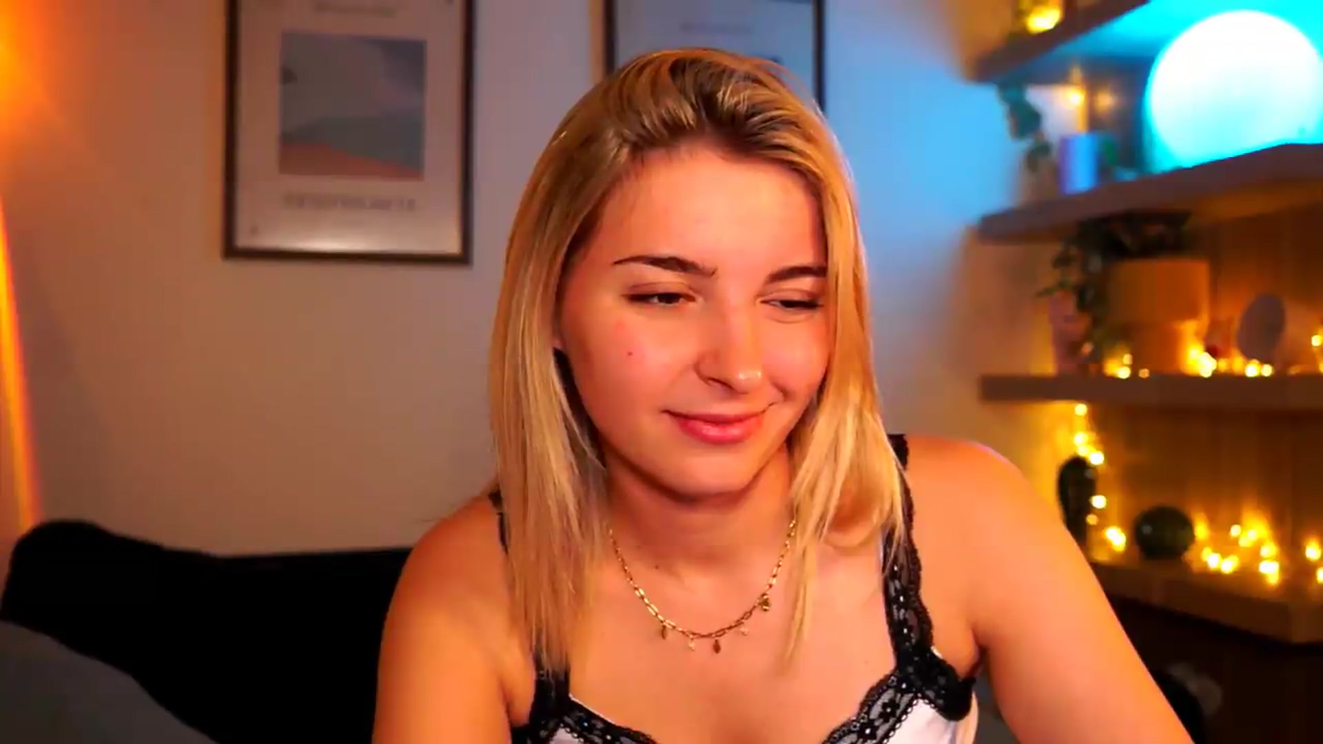 Gallery image thumbnail from Pixie_Pie's myfreecams stream on, 05/19/2026, 16:10 image 18 of 20