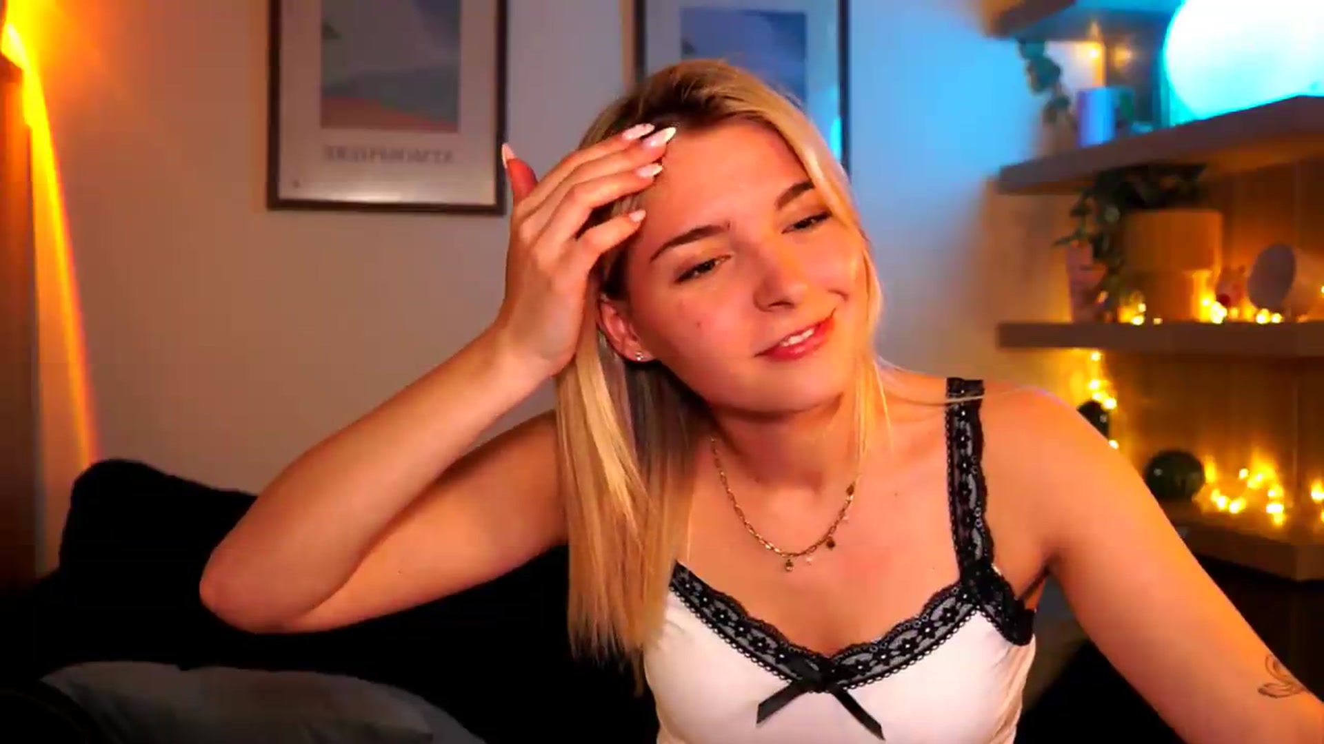 Gallery image thumbnail from Pixie_Pie's myfreecams stream on, 05/19/2026, 16:10 image 4 of 20