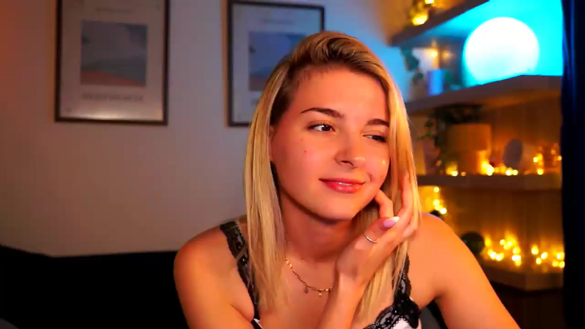 Gallery image thumbnail from Pixie_Pie's myfreecams stream on, 05/19/2026, 17:25 image 3 of 20
