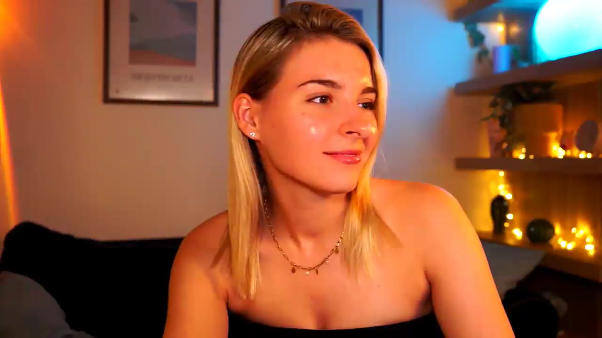 Gallery image thumbnail from Pixie_Pie's myfreecams stream on, 05/20/2026, 16:05 image 3 of 20
