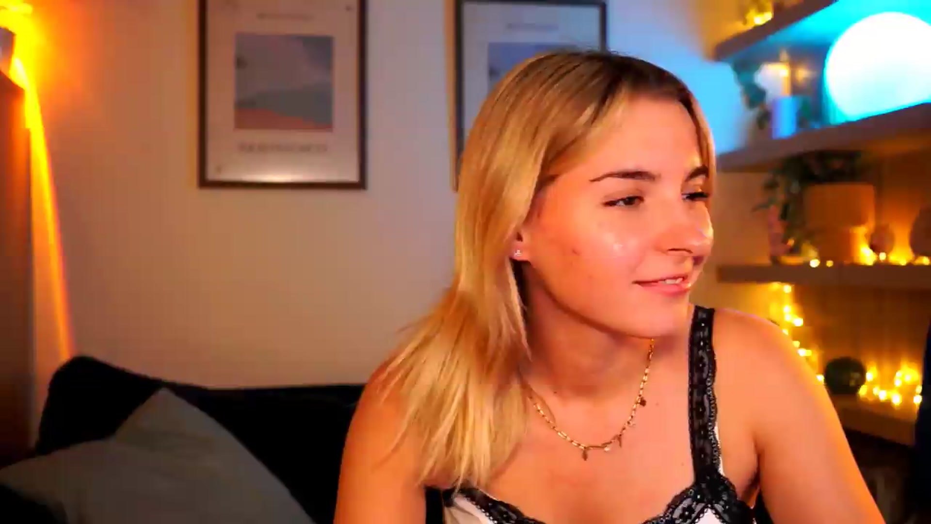 Gallery image thumbnail from Pixie_Pie's myfreecams stream on, 05/25/2026, 14:37 image 3 of 20