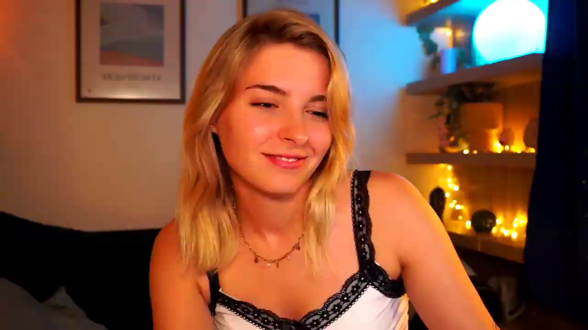 Gallery image thumbnail from Pixie_Pie's myfreecams stream on, 05/25/2026, 18:18 image 4 of 20
