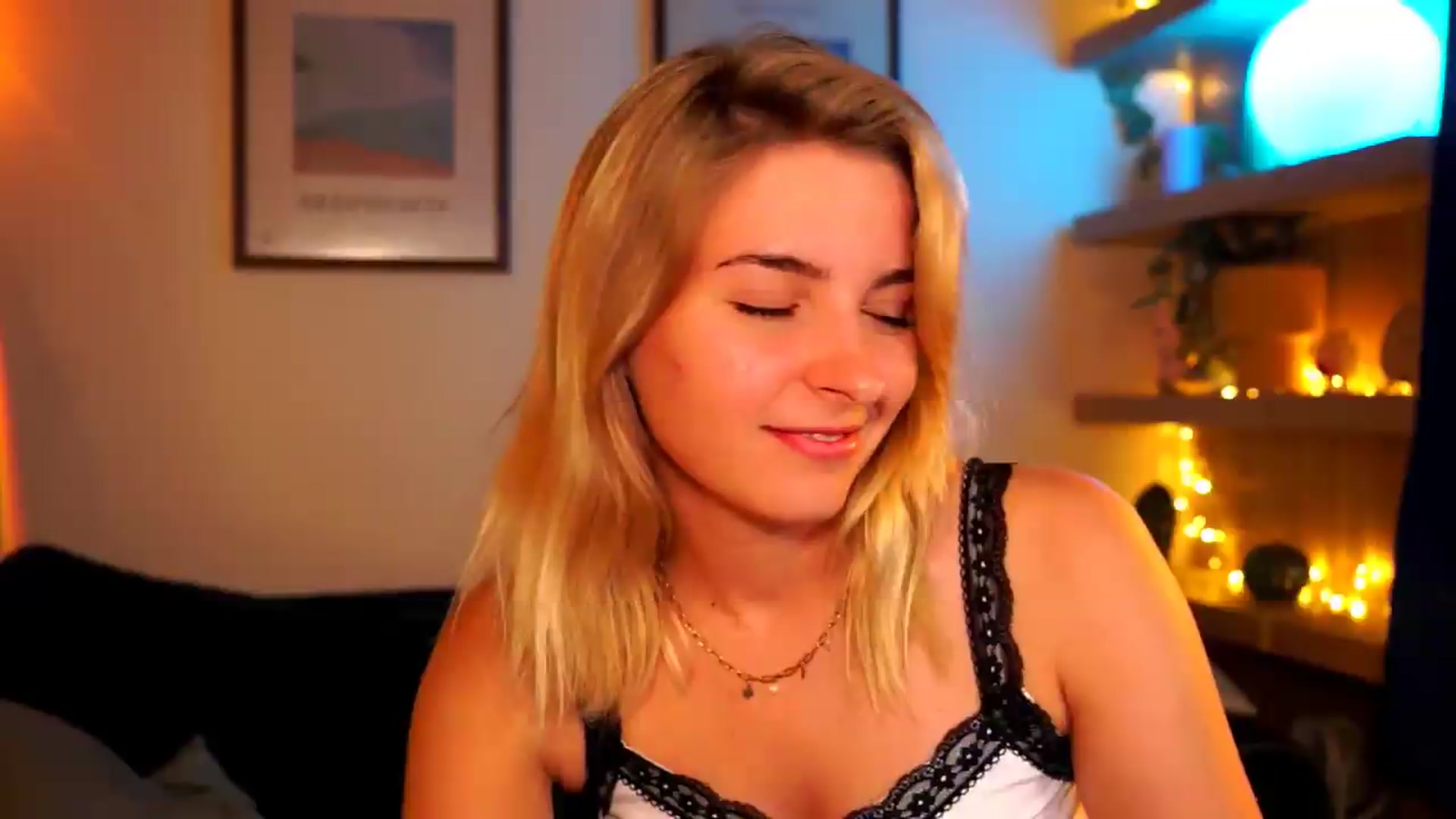 Gallery image thumbnail from Pixie_Pie's myfreecams stream on, 05/25/2026, 18:18 image 7 of 20