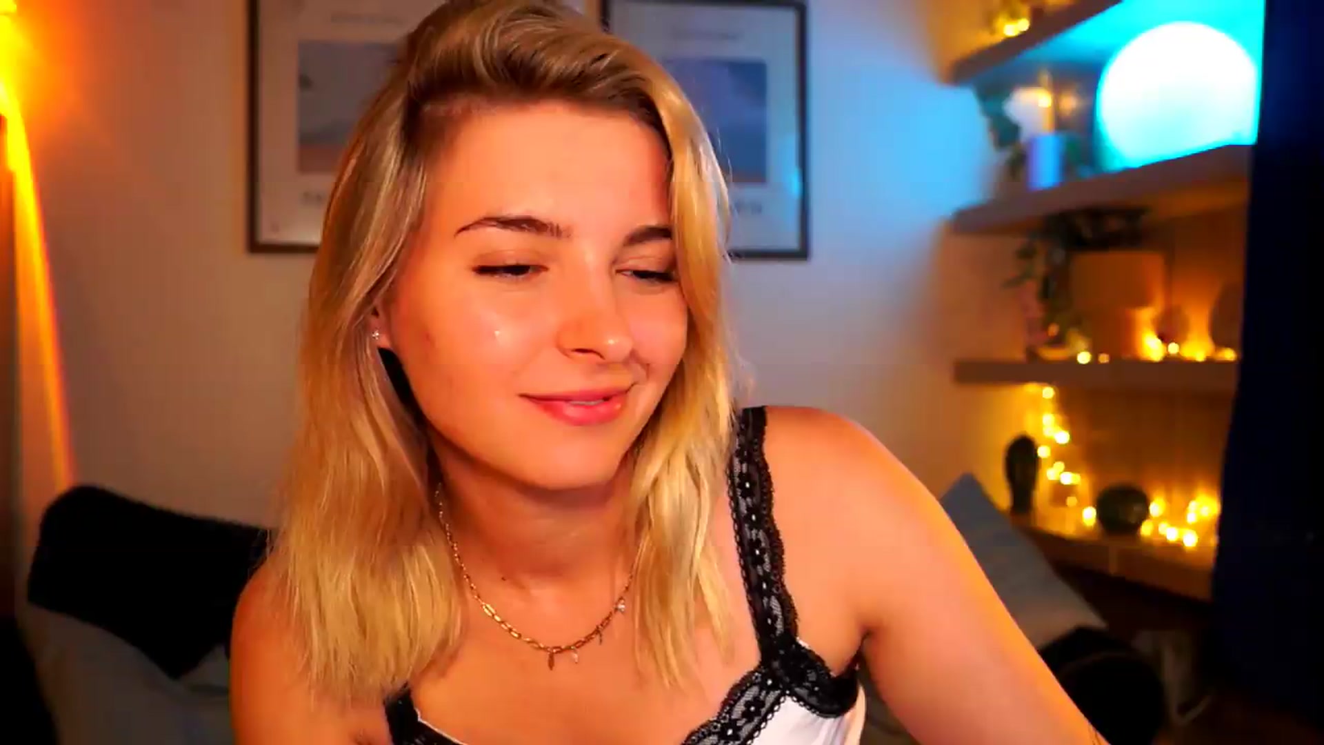 Gallery image thumbnail from Pixie_Pie's myfreecams stream on, 05/25/2026, 18:18 image 9 of 20