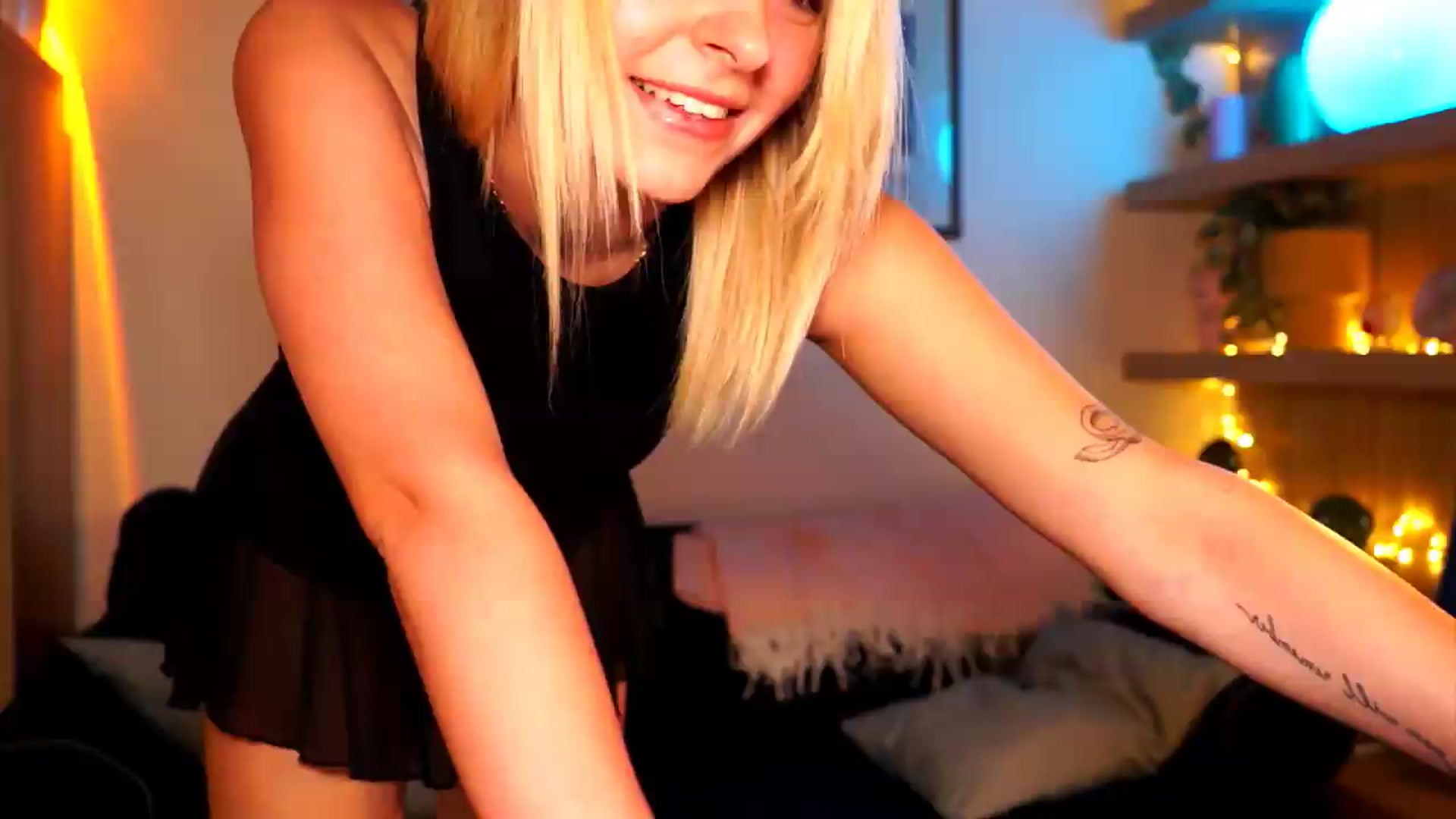 Gallery image thumbnail from Pixie_Pie's myfreecams stream on, 05/31/2026, 12:54 image 17 of 20