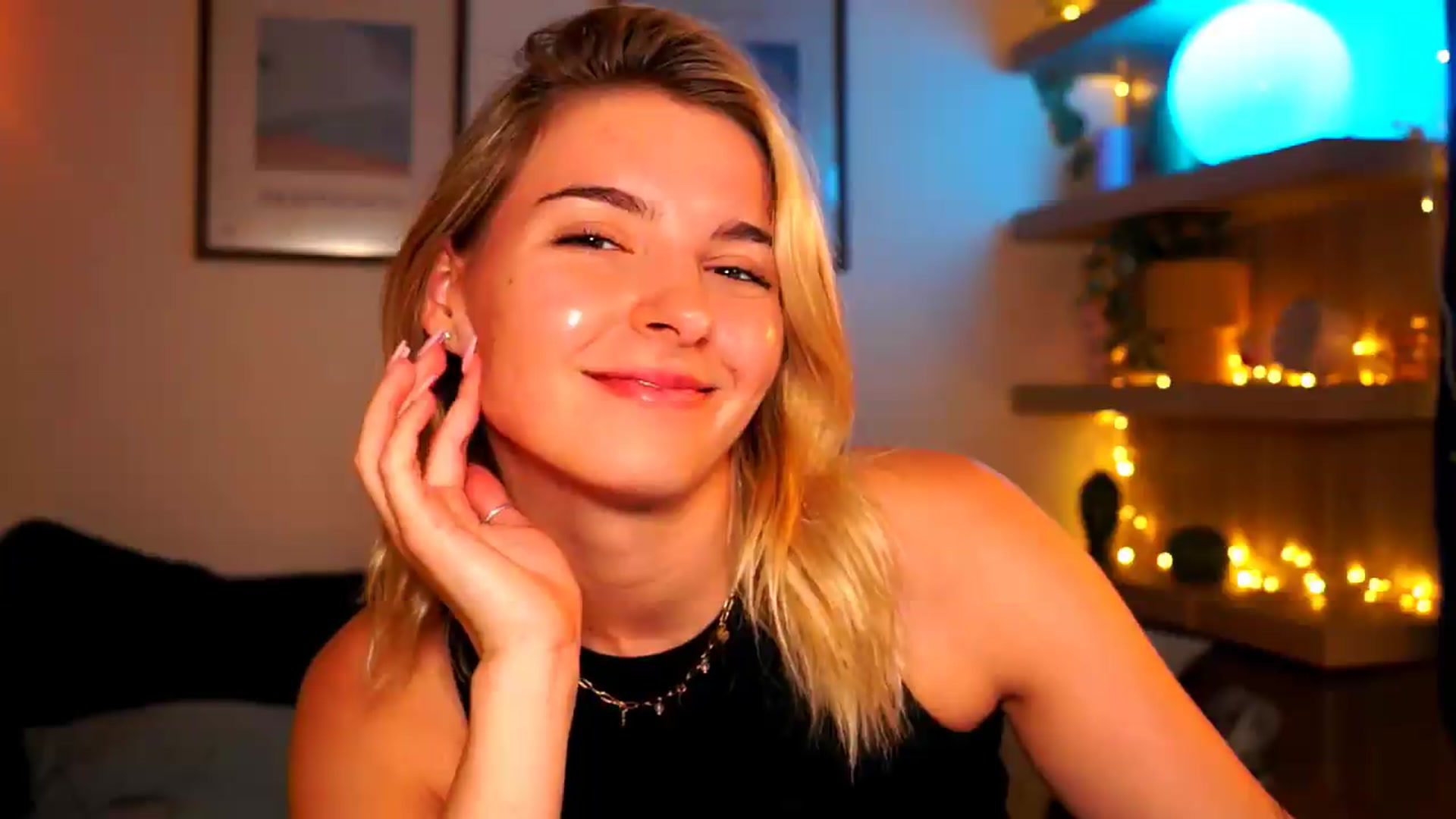 Gallery image thumbnail from Pixie_Pie's myfreecams stream on, 06/08/2026, 15:51 image 10 of 20