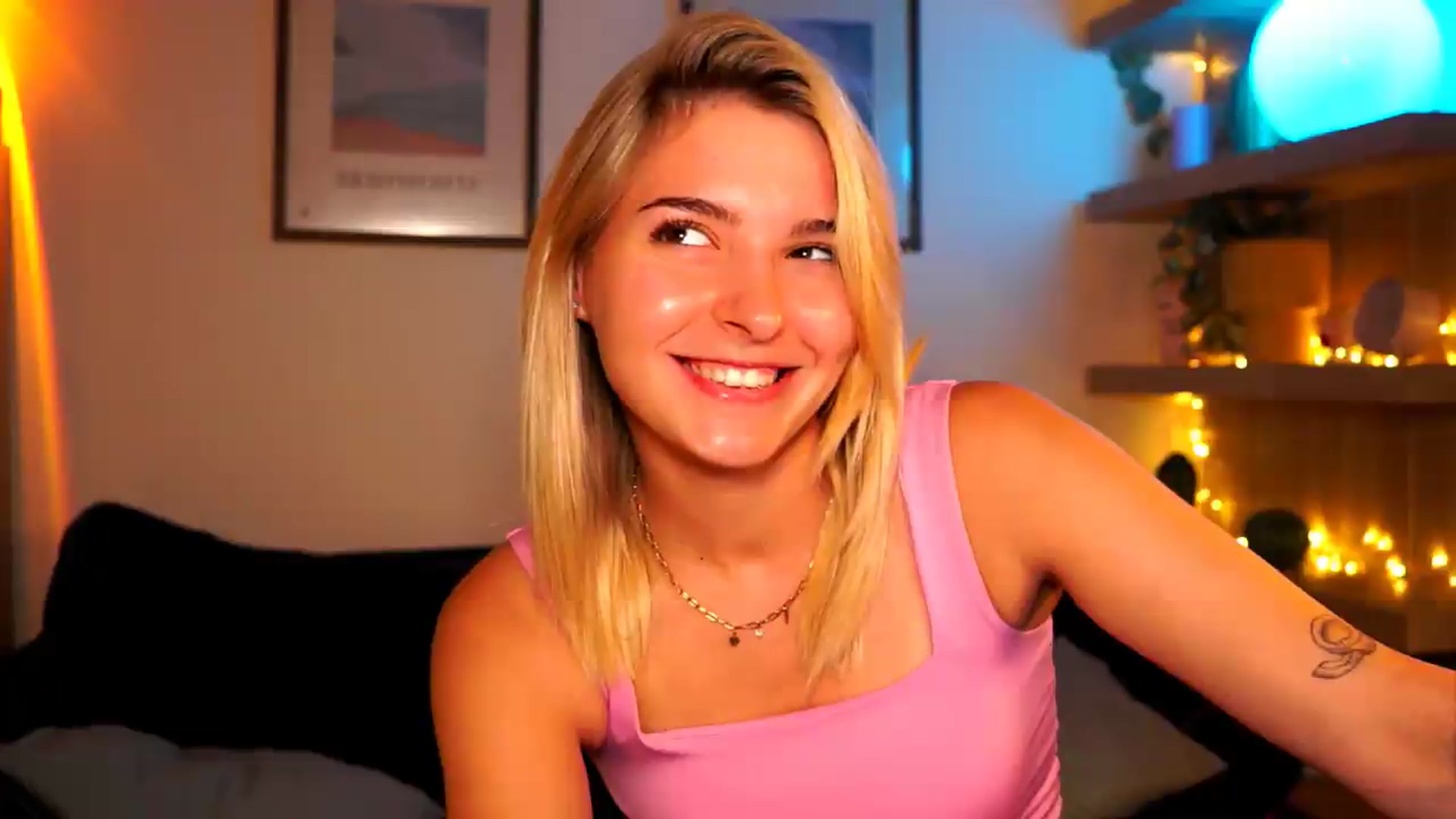 Gallery image thumbnail from Pixie_Pie's myfreecams stream on, 06/09/2026, 14:37 image 12 of 20