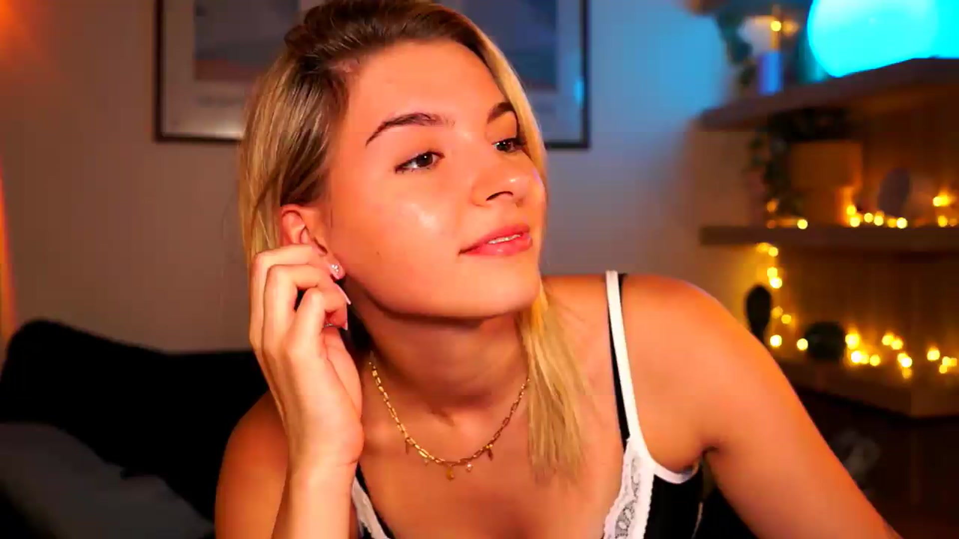 Gallery image thumbnail from Pixie_Pie's myfreecams stream on, 06/10/2026, 16:02 image 1 of 20