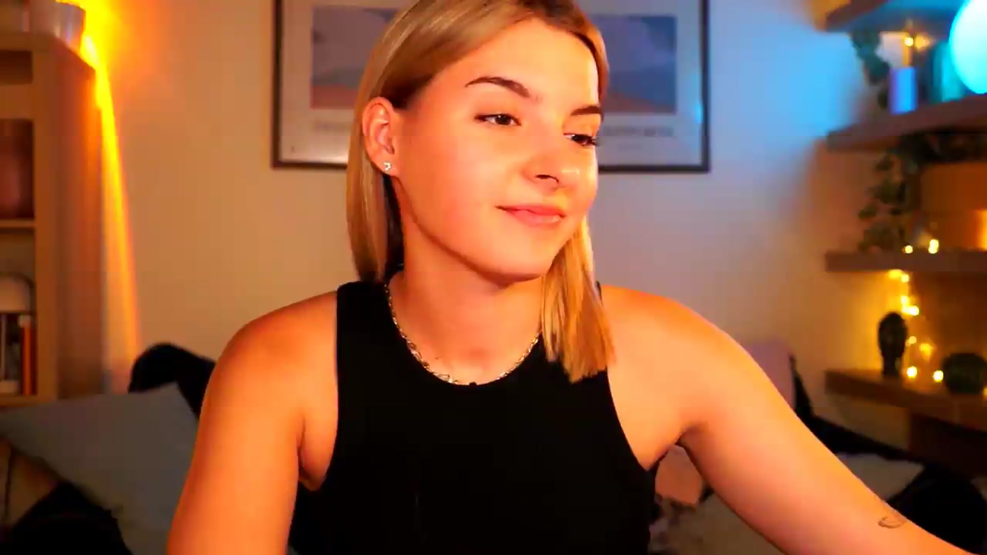 Gallery image thumbnail from Pixie_Pie's myfreecams stream on, 06/19/2026, 15:35 image 10 of 20
